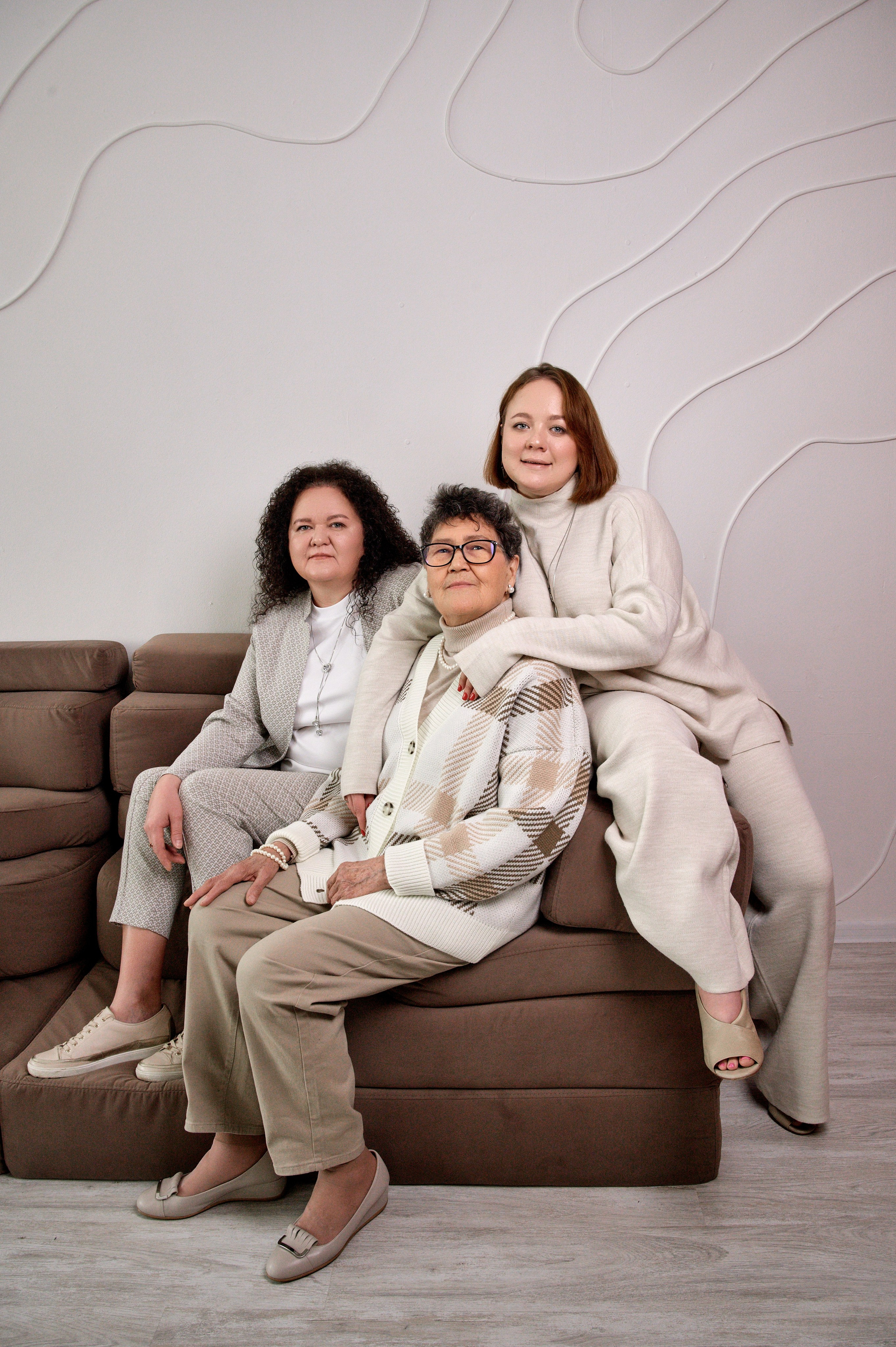 Семейная фотосессия для Лилии — тёплая съёмка в студии | Иван Третьяков, фотограф Новокузнецк