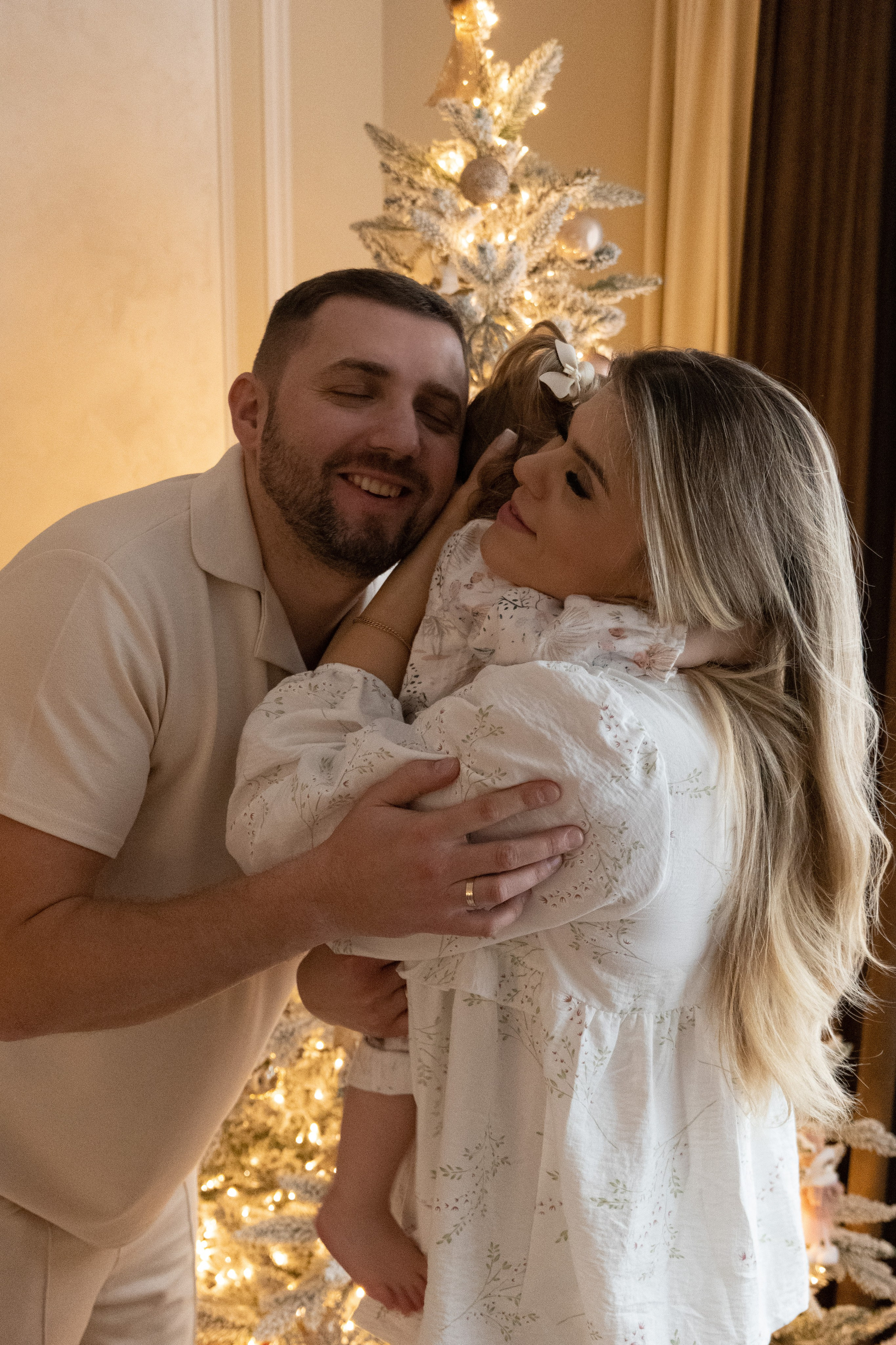 Семейная новогодняя фотосессия дома. Фотограф видеограф Ольга Василевская