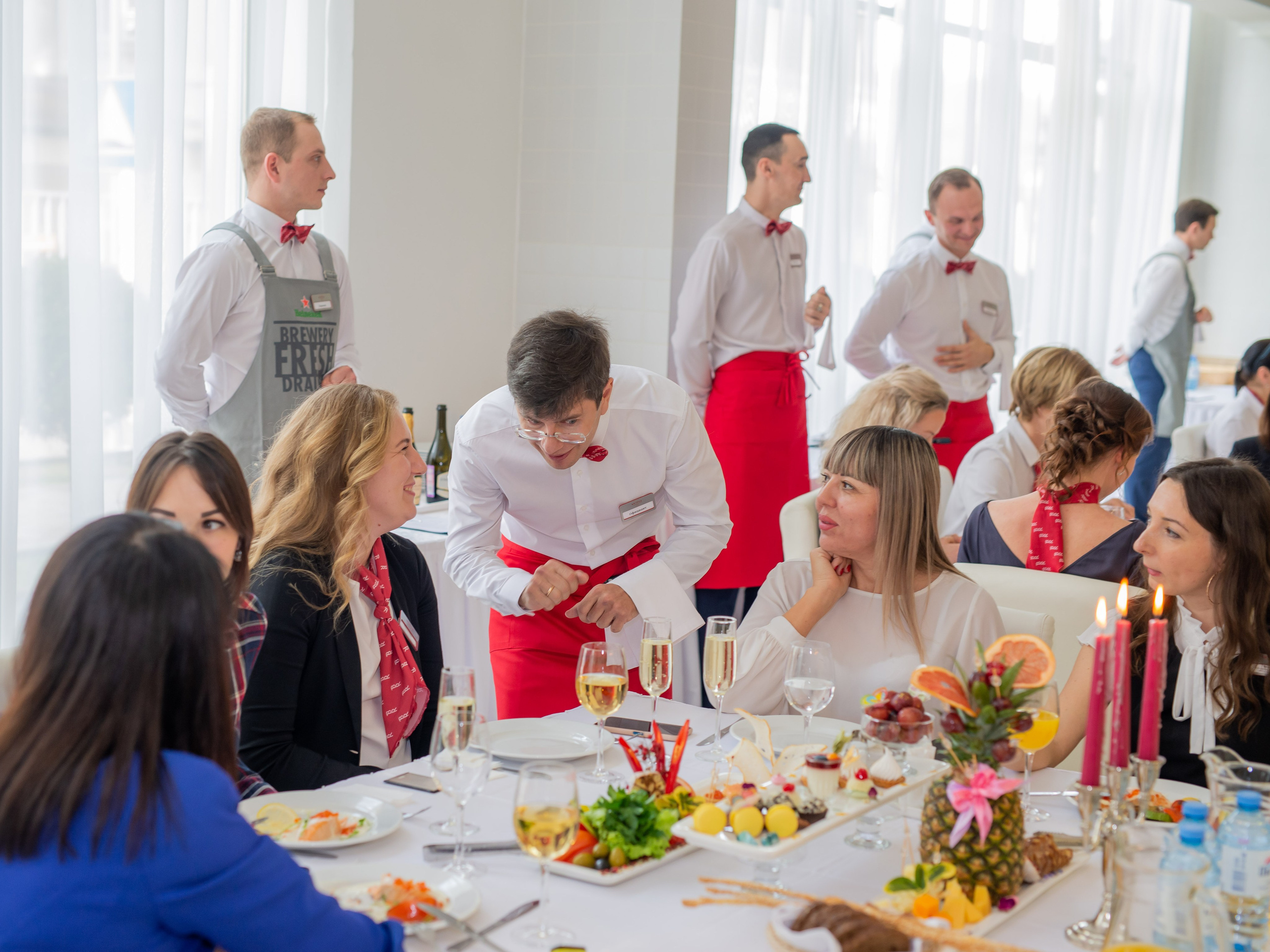 Bridge Resort. 8 марта. Поздравление от мужчин. Фотограф Сергей Катаев