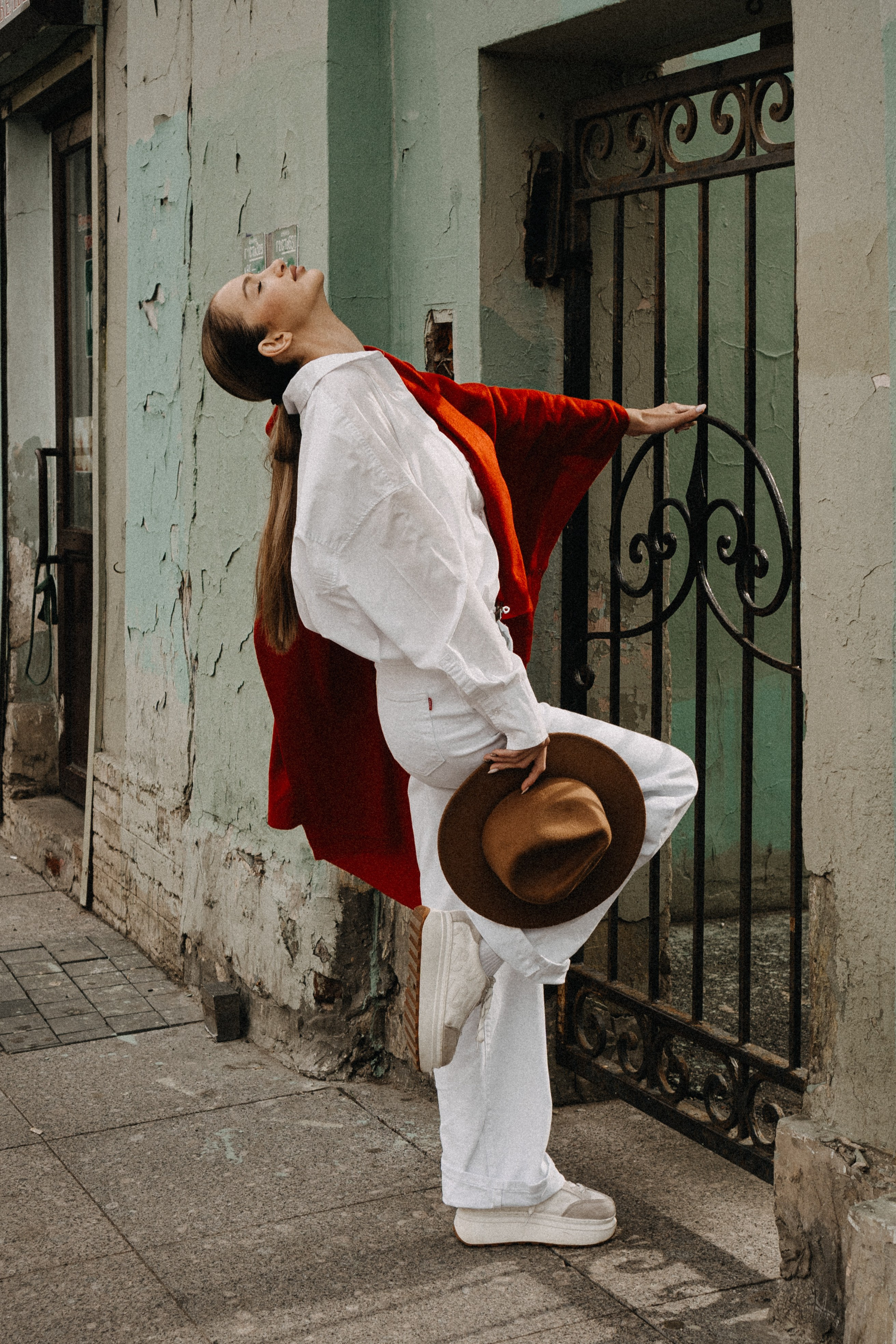 МЫ ГУЛЯЛИ ПРО КРЫШАМ ПИТЕРА. Профессиональный фотограф, Санкт-Петербург — Виктория Богомолова