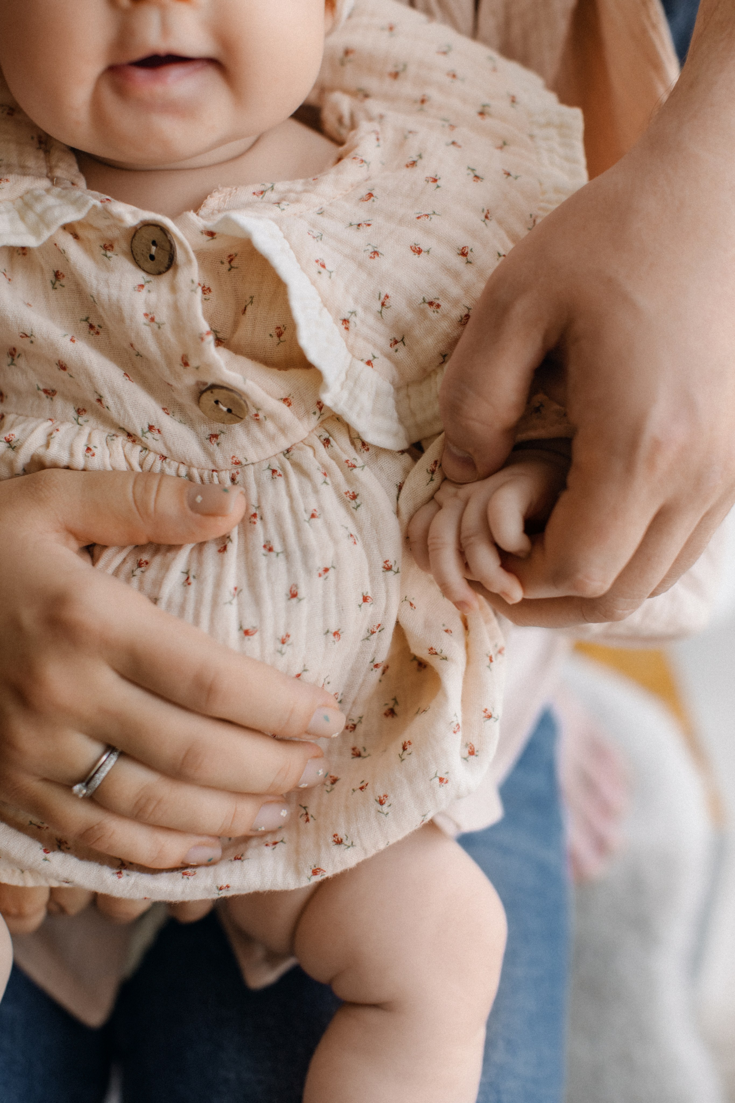 Малышка Ксения и родители. Семейная фотосессия в студии. Фотограф в Москве Ольга Сатони