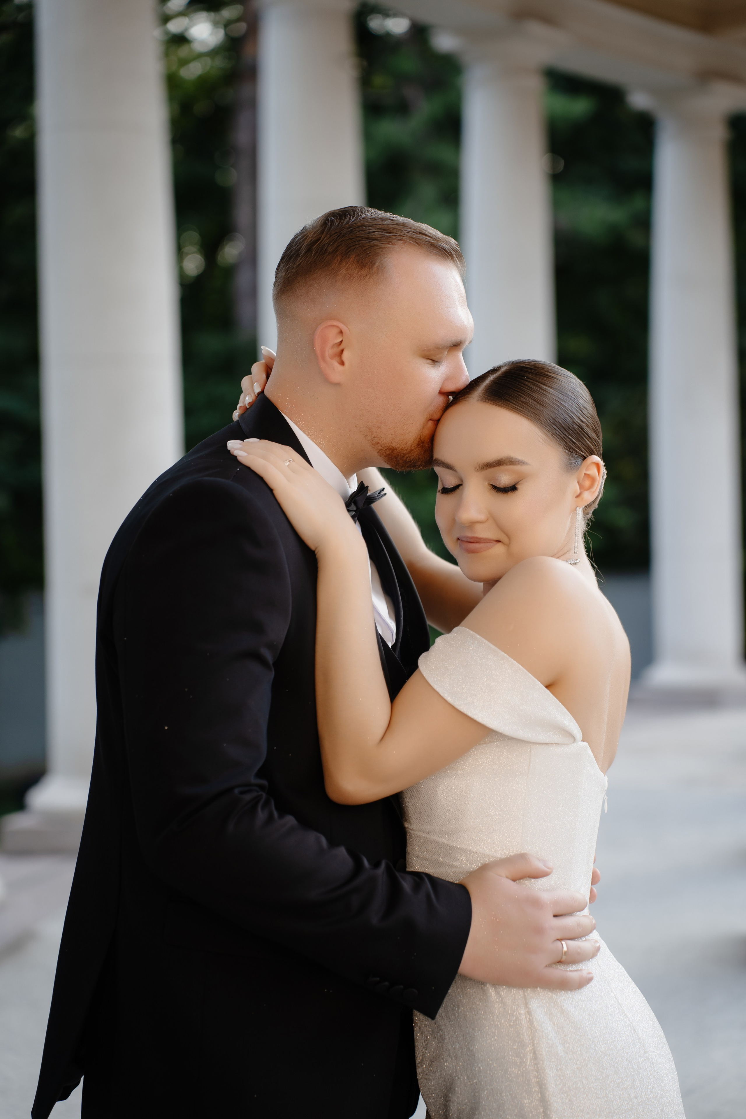 Свадебная фотосессия в парке Архангельское. Свадебный и семейный фотограф в Москве Светлана Зоткина