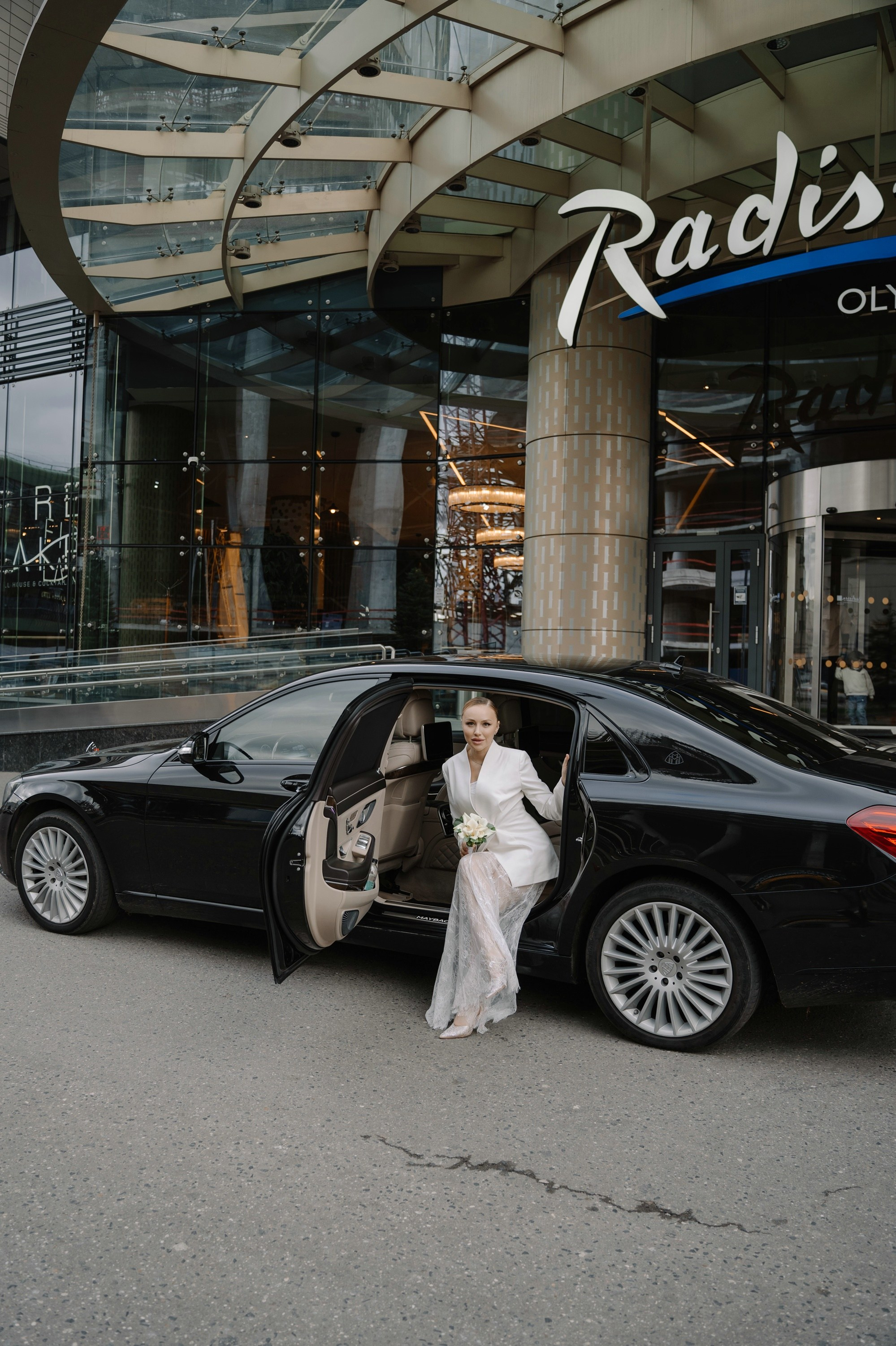 Свадебная фотосессия с машиной