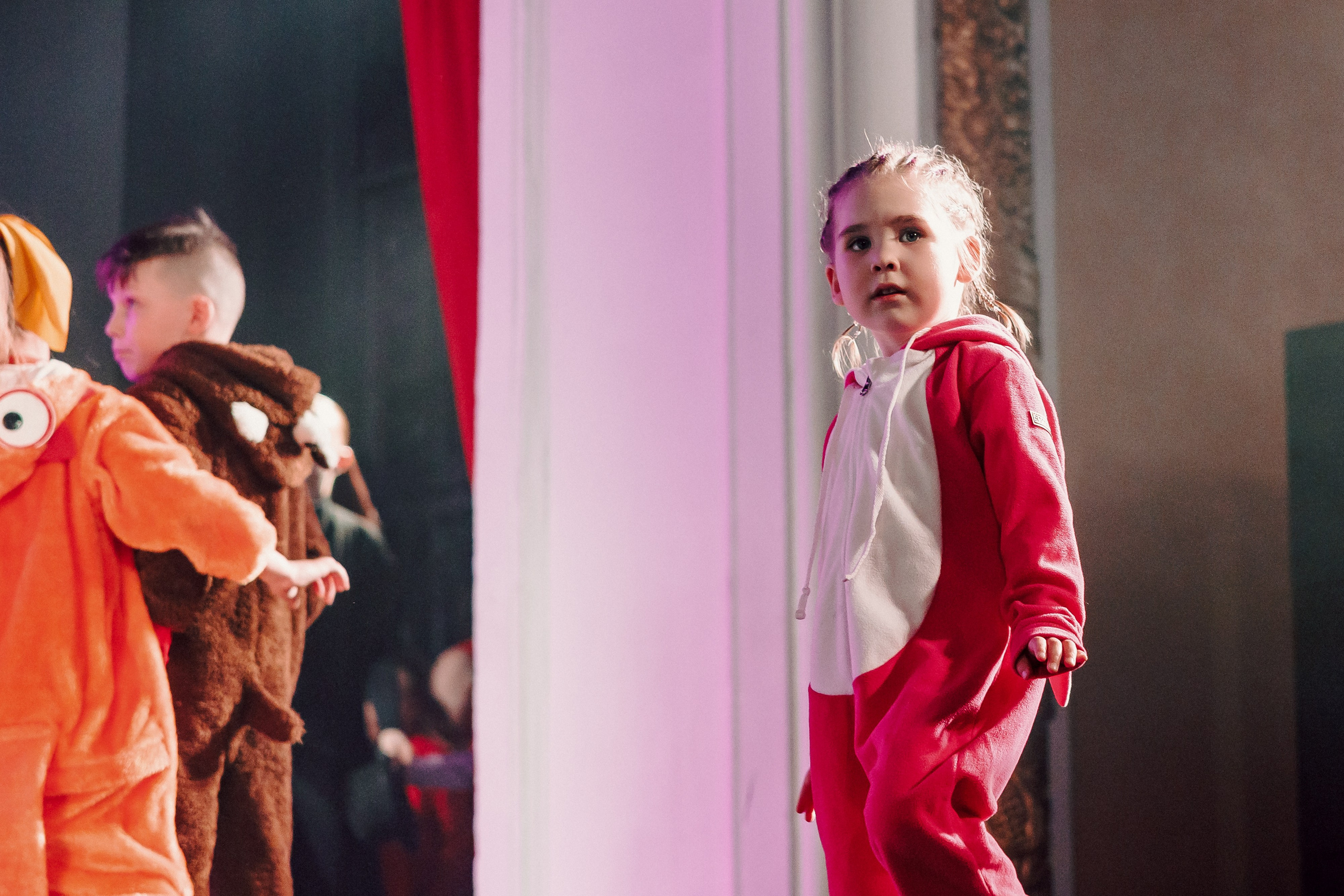 Отчётный концерт танцевальной школы «Red Rabbits» 2025. Лёшка Варзегов — фотограф