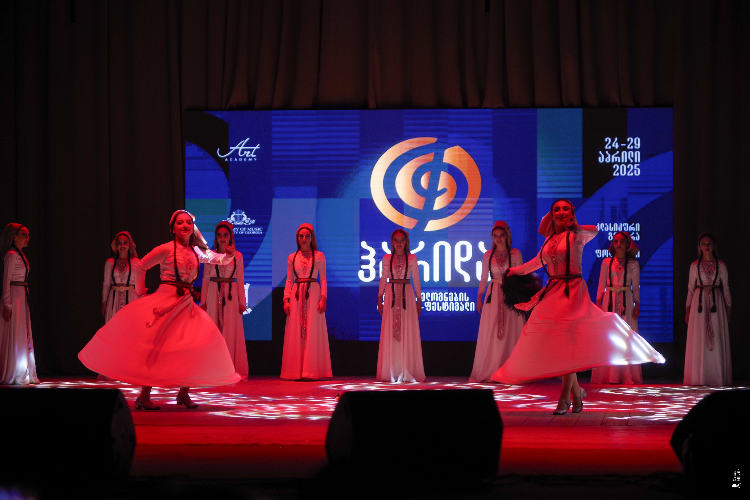 Танцы в Хоби. Портретный фотограф Денис Милютин