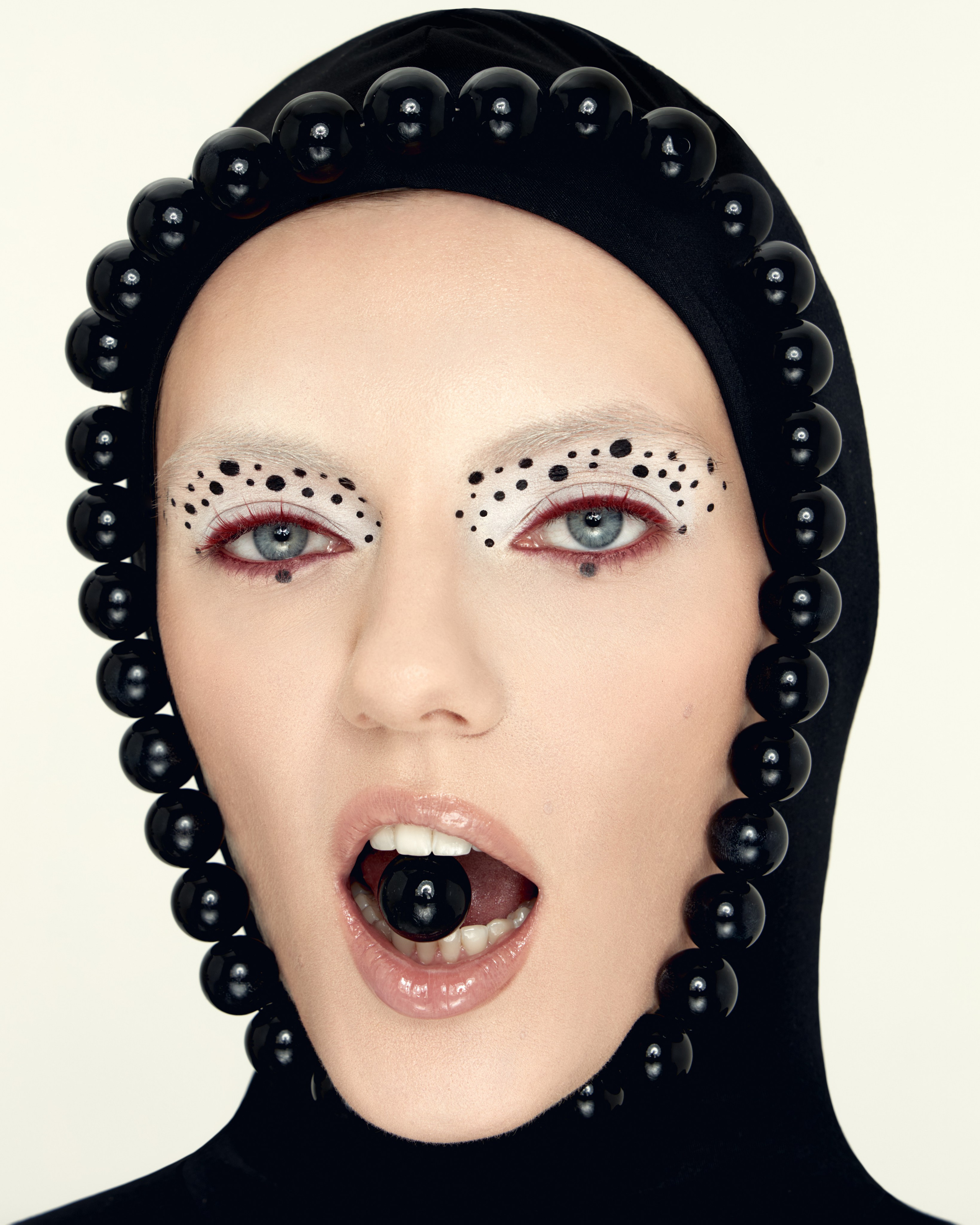 BEAUTY. Фотограф для брендов из Санкт-Петербурга Элина Каспаравичюс