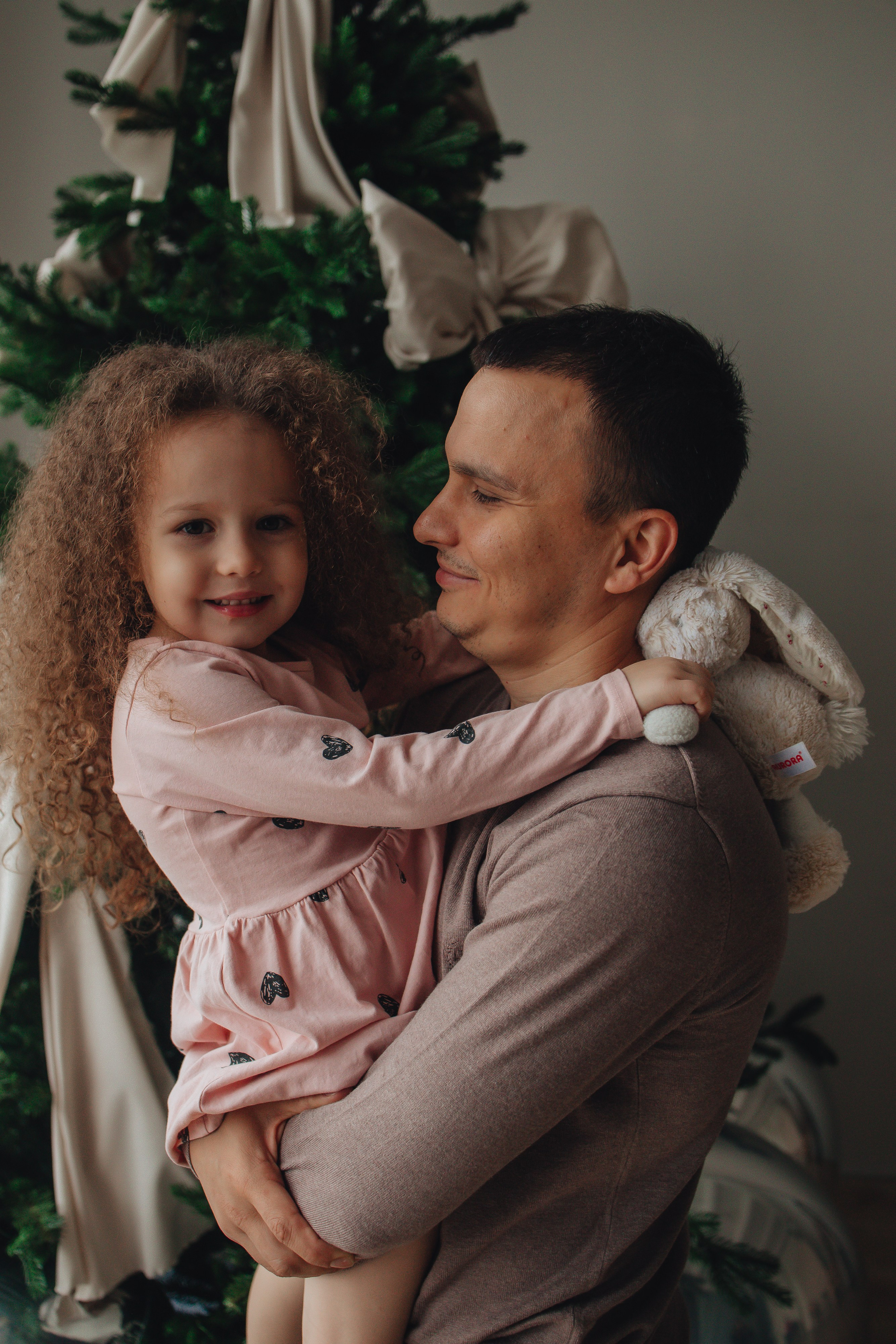 В ожидании сестренки перед Новым годом. Фотограф Новосибирск