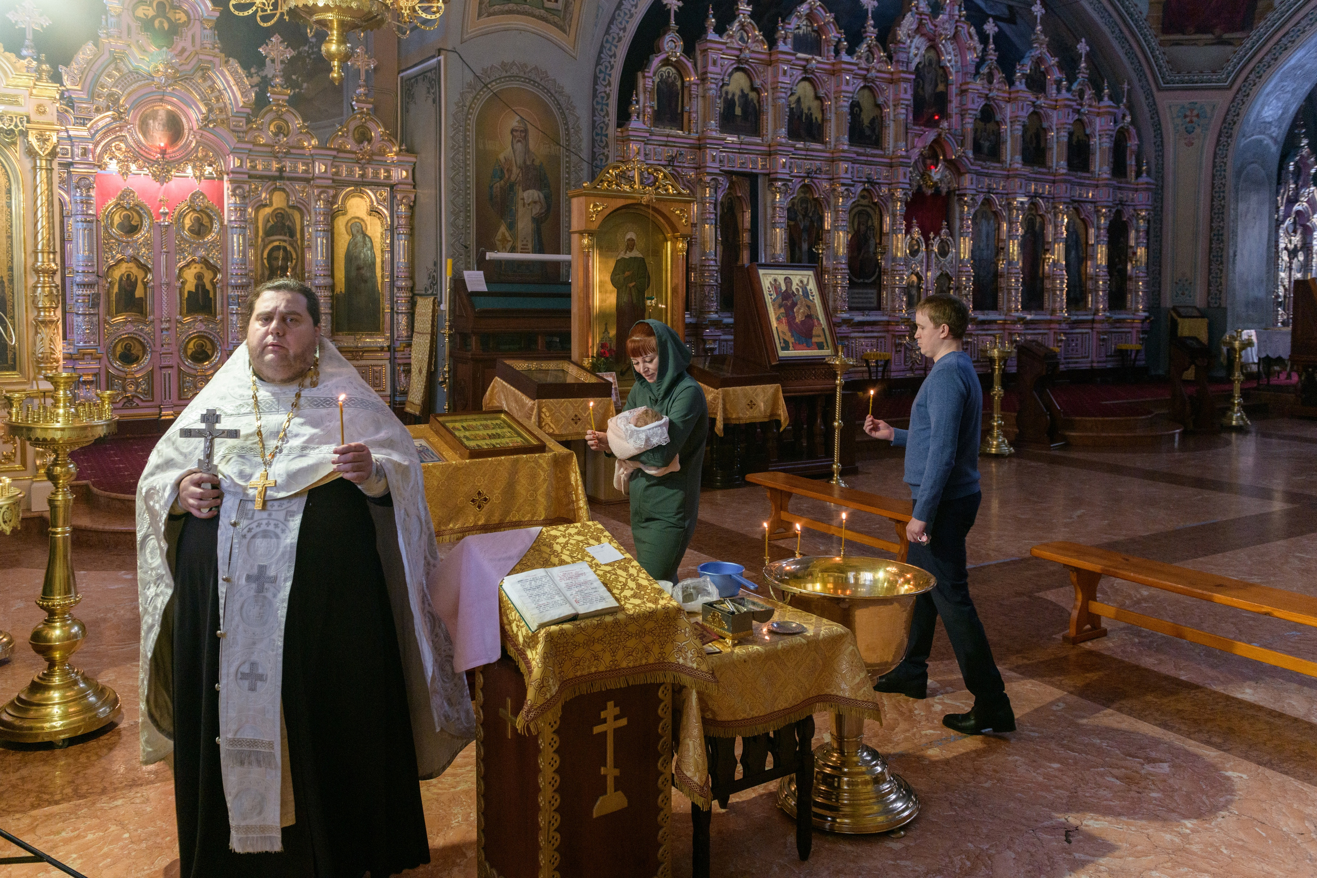 Крестины в церкви. Предметный и семейный фотограф в Балашихе Владимир Скранжевский