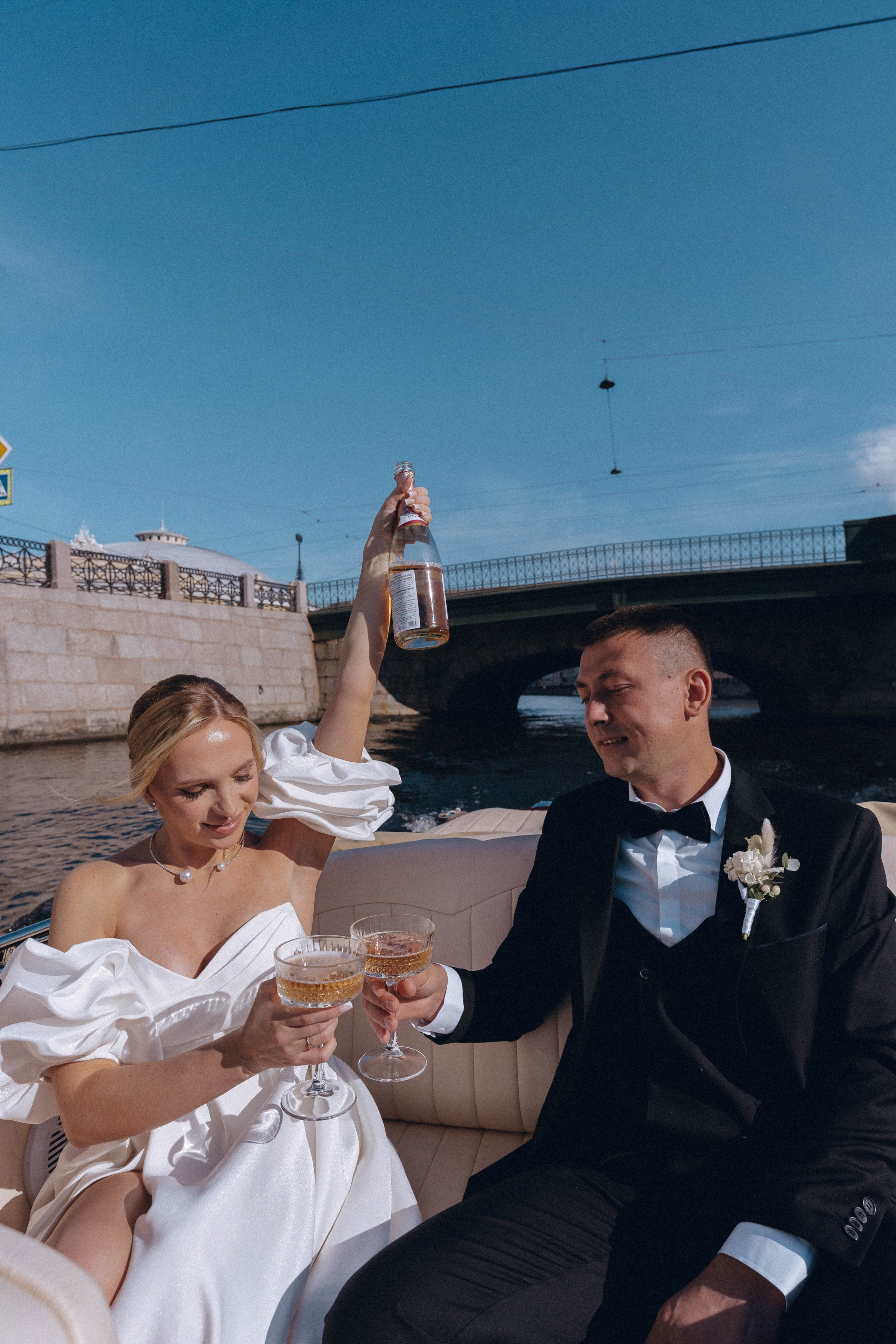 СВАДЕНБНАЯ СЬЕМКА НА КАТЕРЕ ПО КАНАЛАМ САНКТ-ПЕТЕРБУРГА И В АКВАТОРИИ НЕВЫ. Профессиональный фотограф, Санкт-Петербург — Виктория Богомолова
