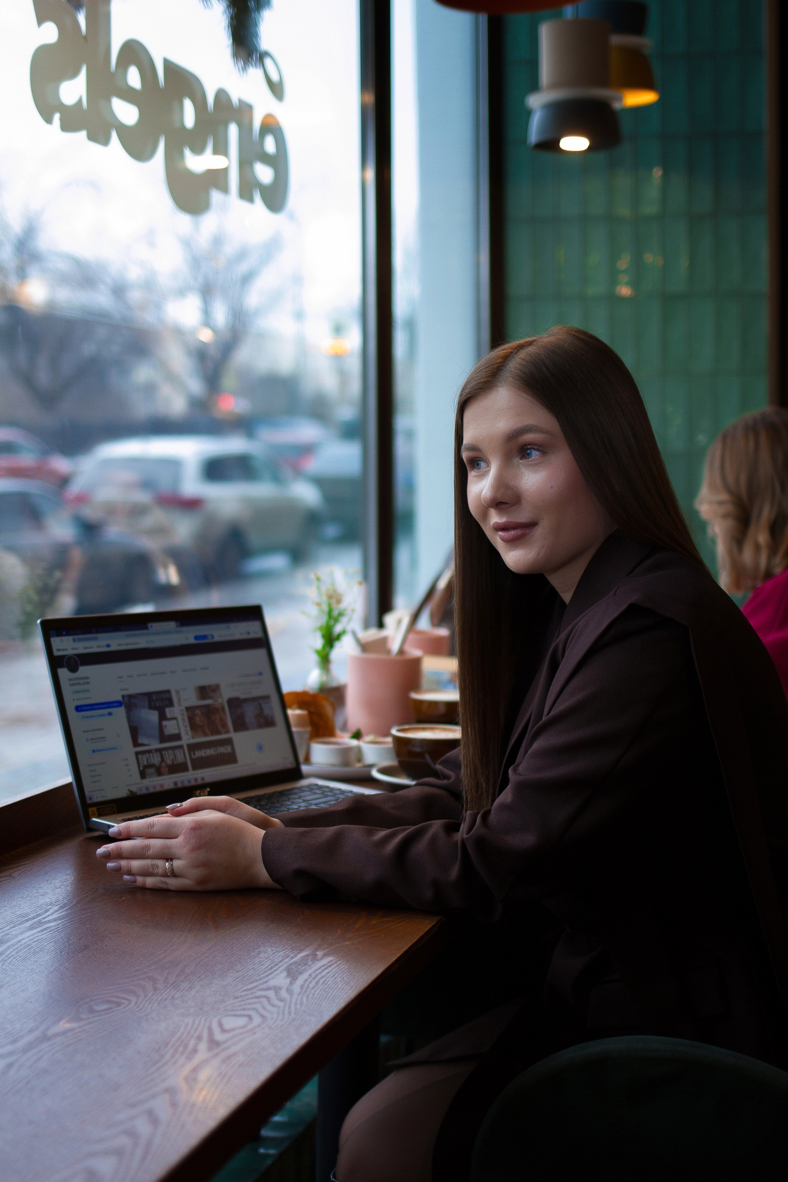 Е — ВЕБ ДИЗАЙНЕР. Фотограф Екатеринбург Елена Минина