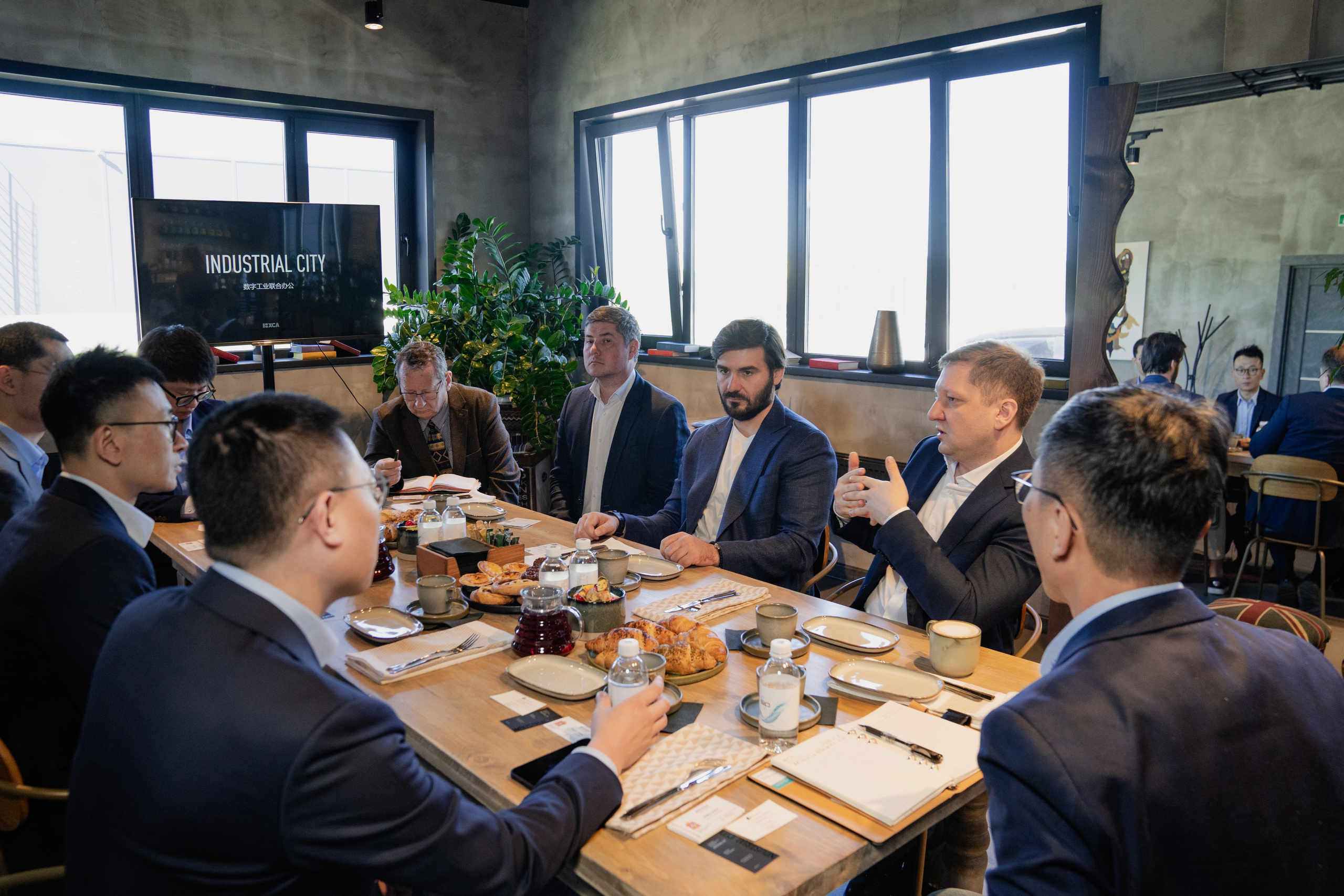 Деловая встреча. Yankovski_001