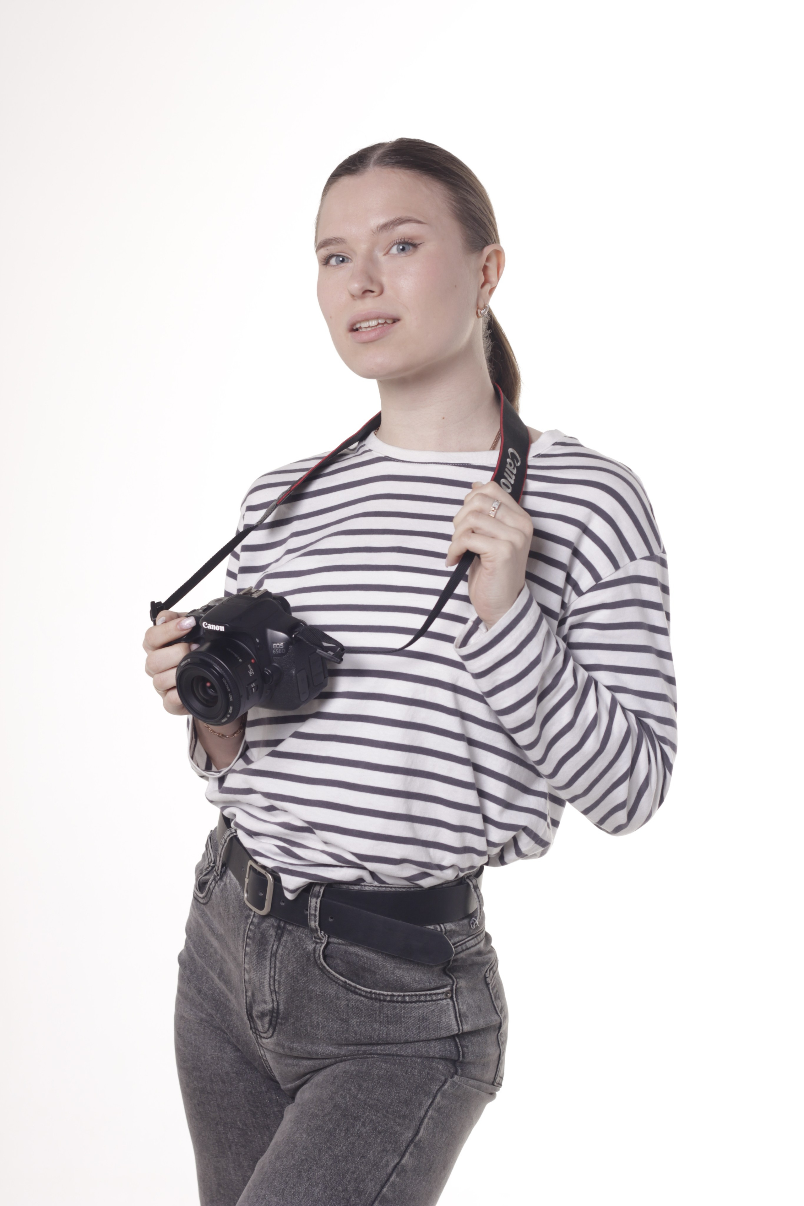 Полина с фотоаппаратом. Портретный фотограф в Москве и Московской области Гнутиков Сергей