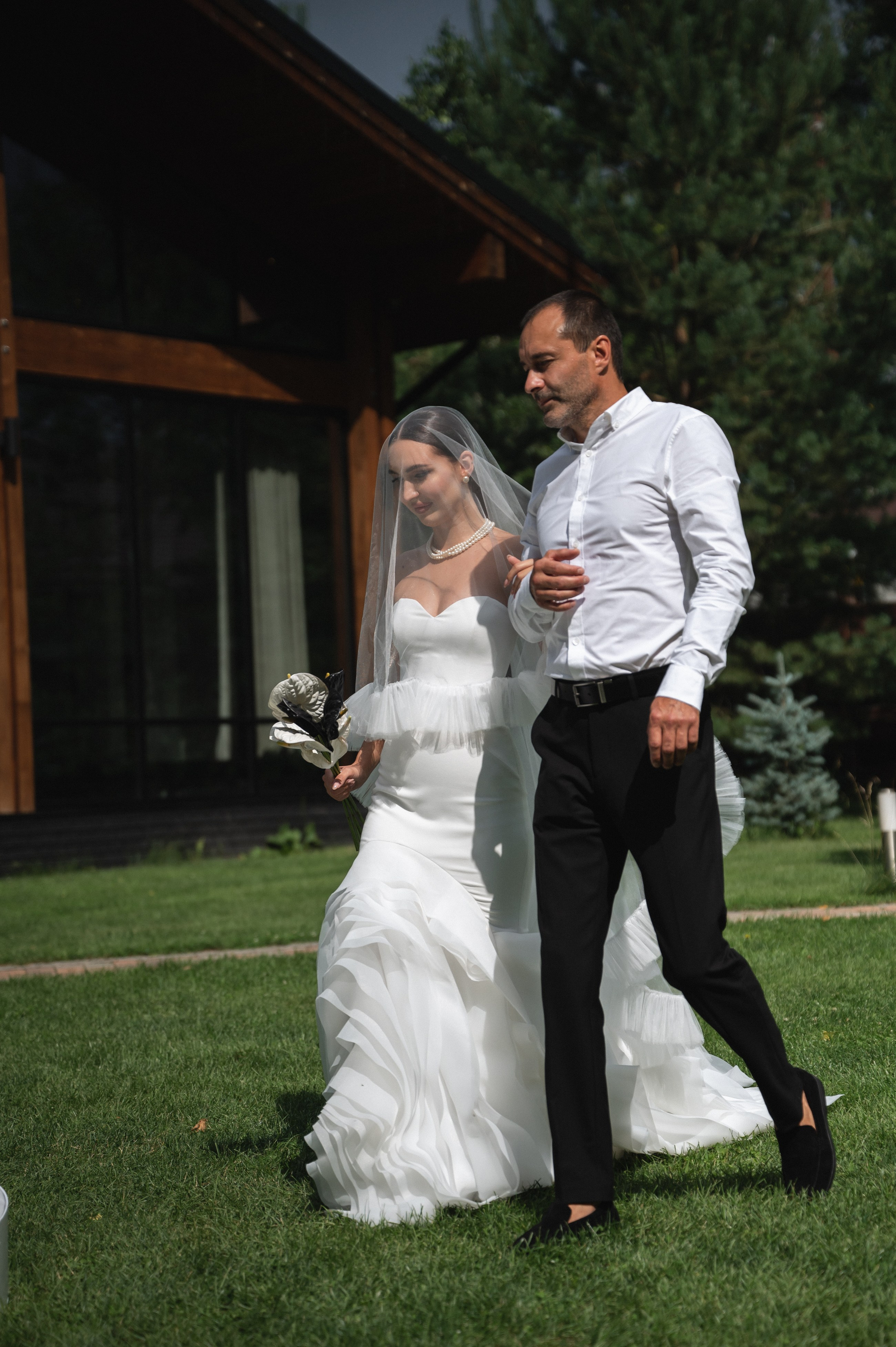 Артём и Софья, Lesnoy Village. Свадебный фотограф Наталья Доронина