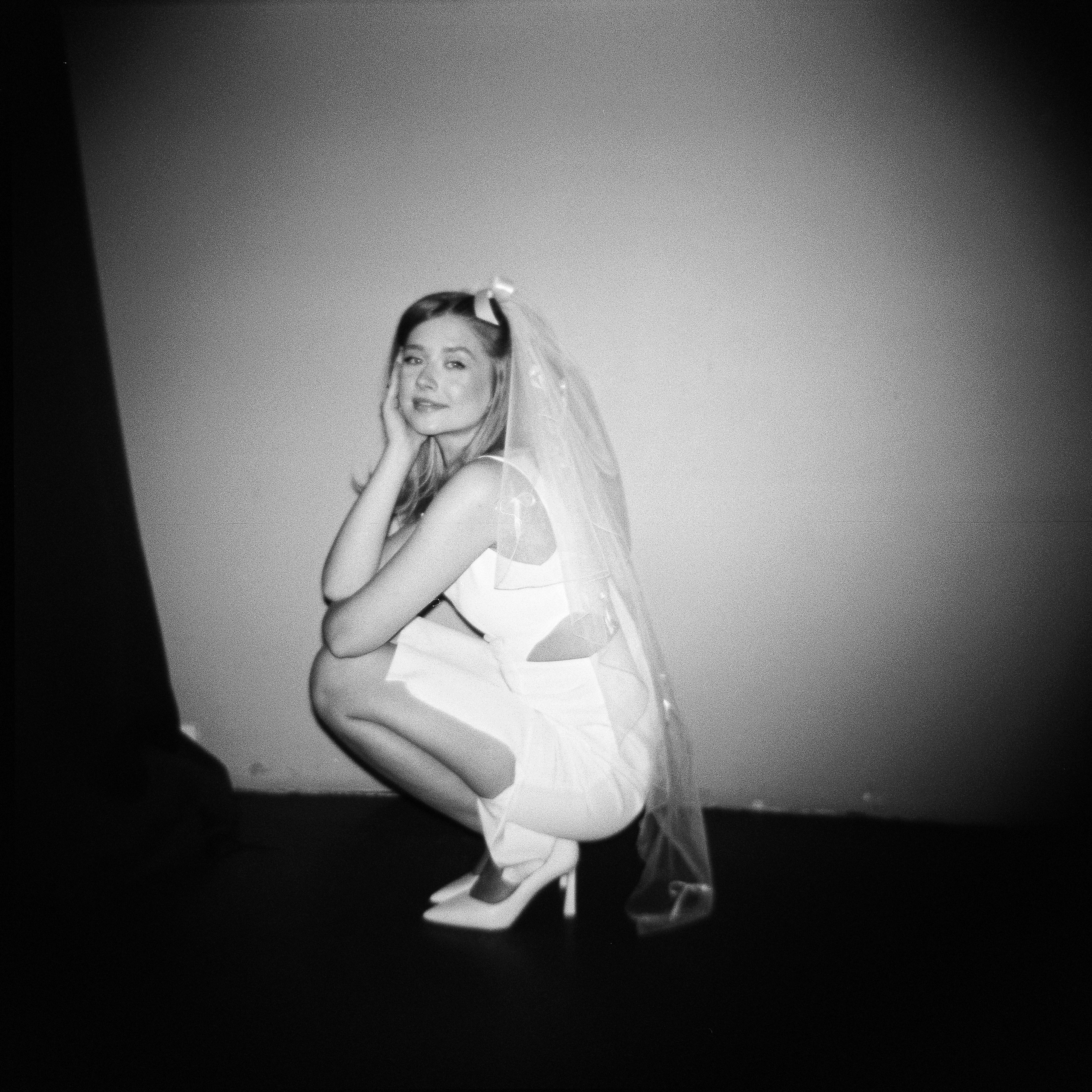 Свадебная фотосессия для двоих в студии, камерная свадьба в Москве