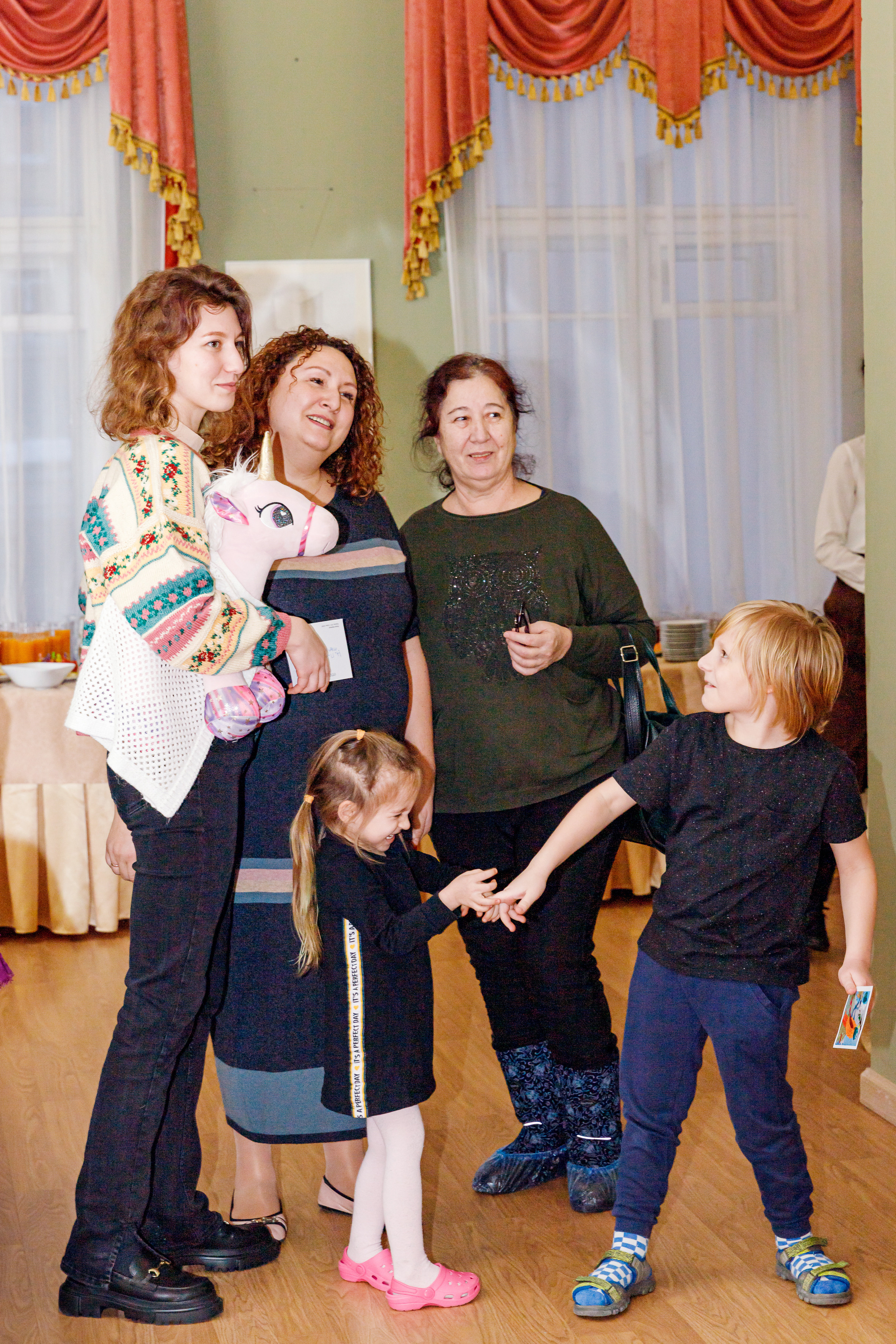 Выставка «Цветы для мамы» (Особняк Брюллова. г. Санкт-Петербург). Марина Ушакова. Фотограф. Выпускные альбомы. г. Краснодар