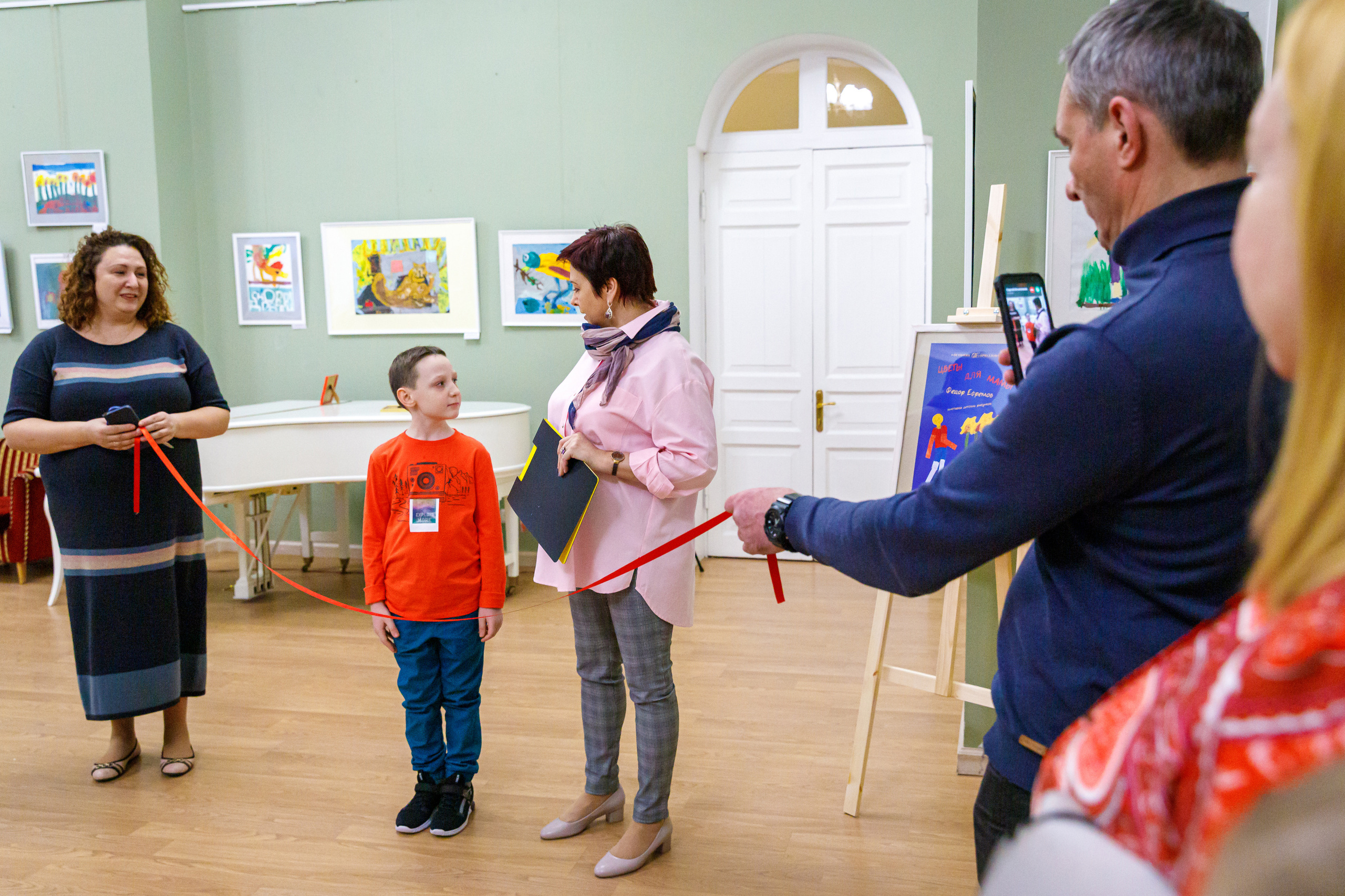 Выставка «Цветы для мамы» (Особняк Брюллова. г. Санкт-Петербург). Марина Ушакова. Фотограф. Выпускные альбомы. г. Краснодар