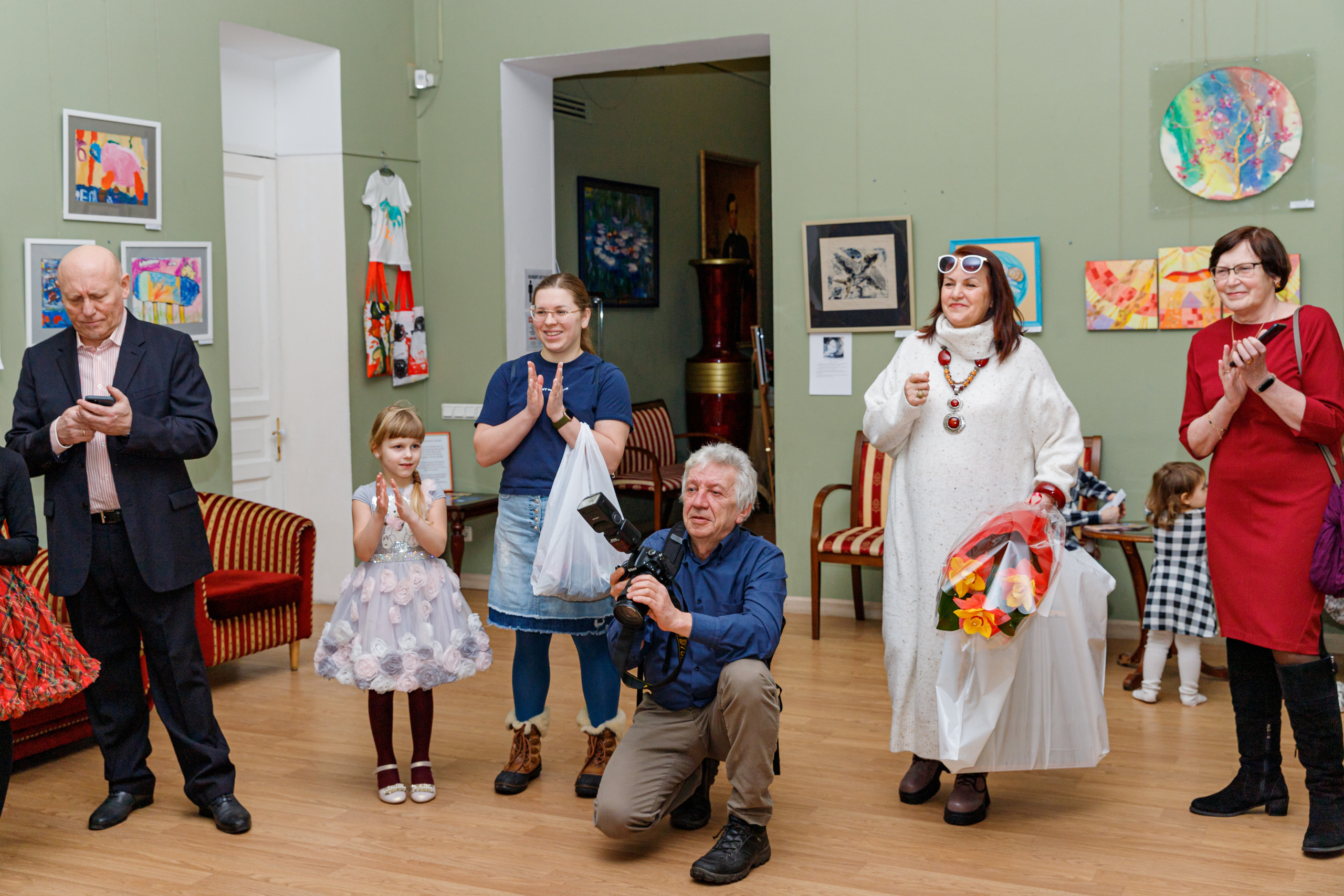 Выставка «Цветы для мамы» (Особняк Брюллова. г. Санкт-Петербург). Марина Ушакова. Фотограф. Выпускные альбомы. г. Краснодар