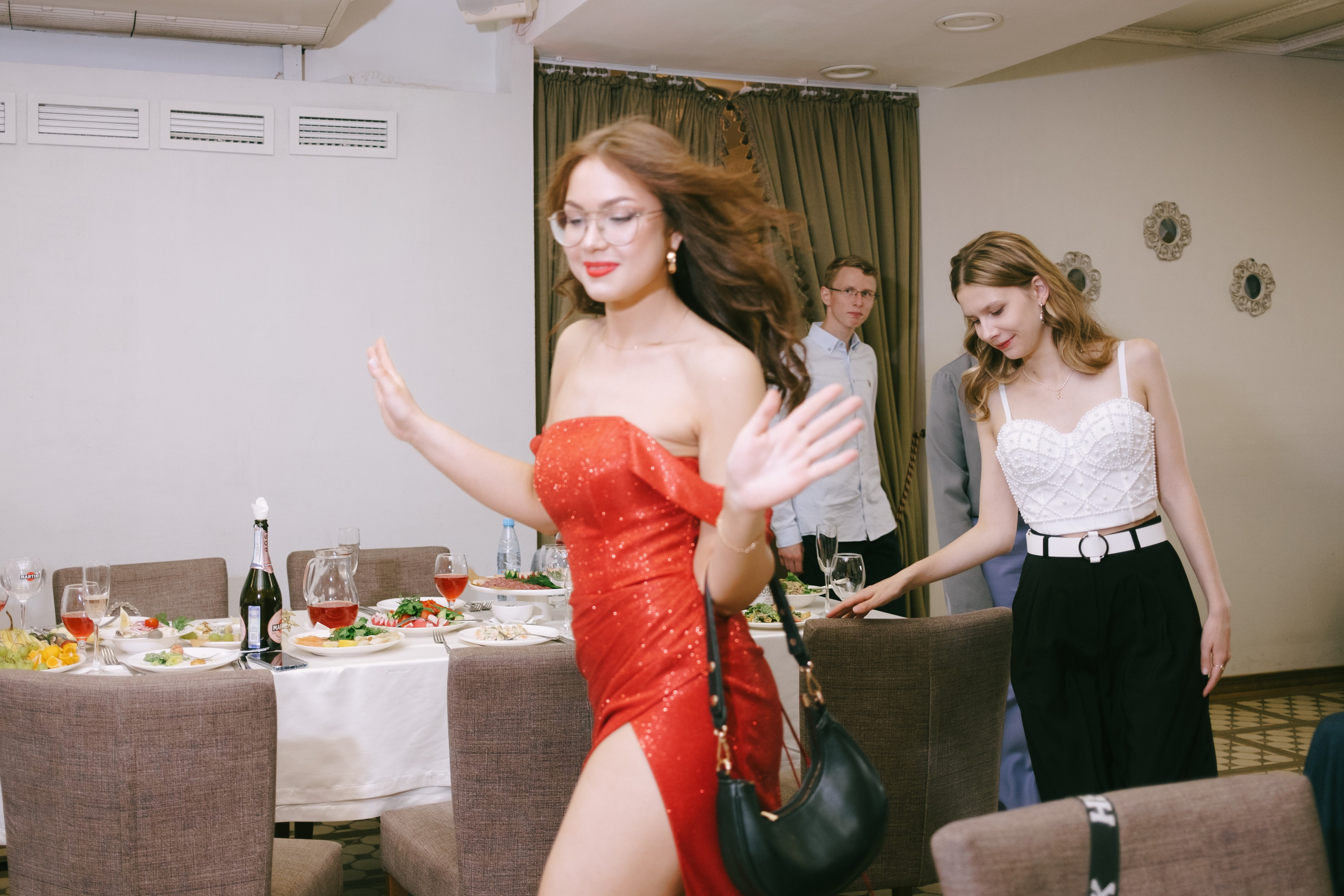 Выпускной школа 33. Свадебный и репортажной фотограф Денис Ожигин в Краснодаре и Краснодарском крае