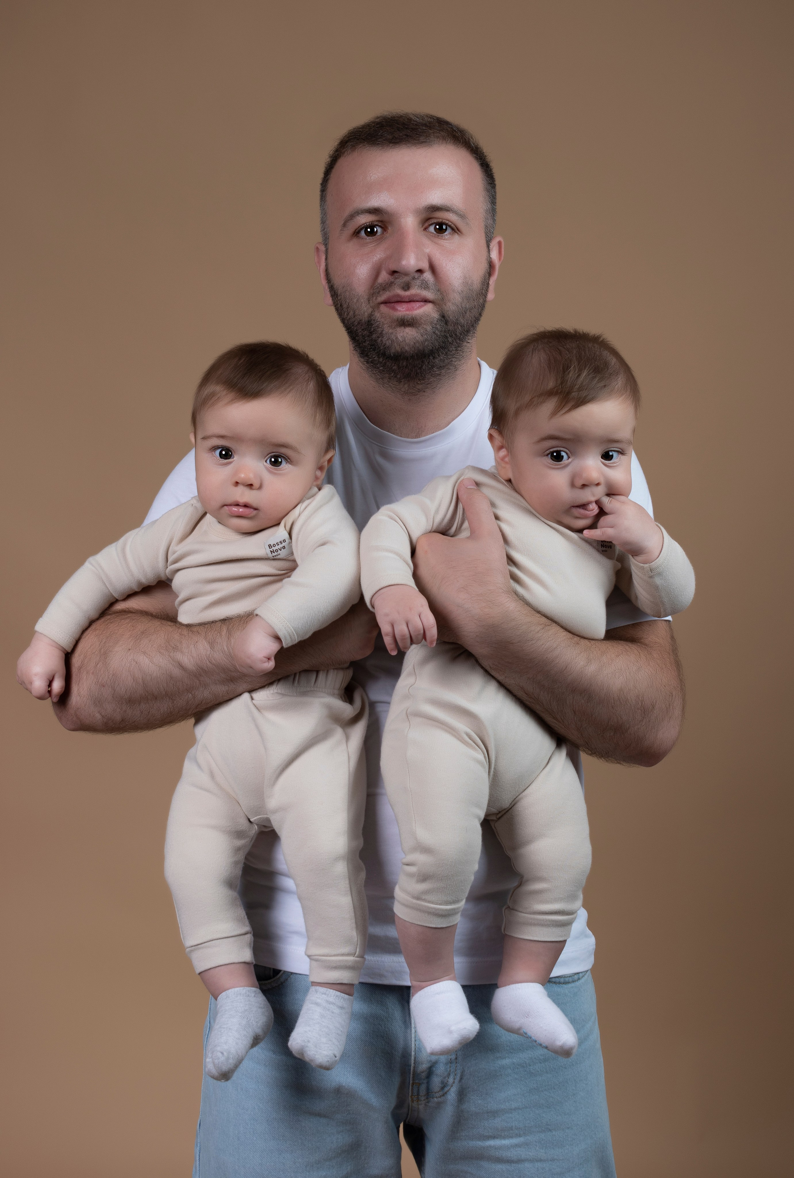 Папа с близнецами