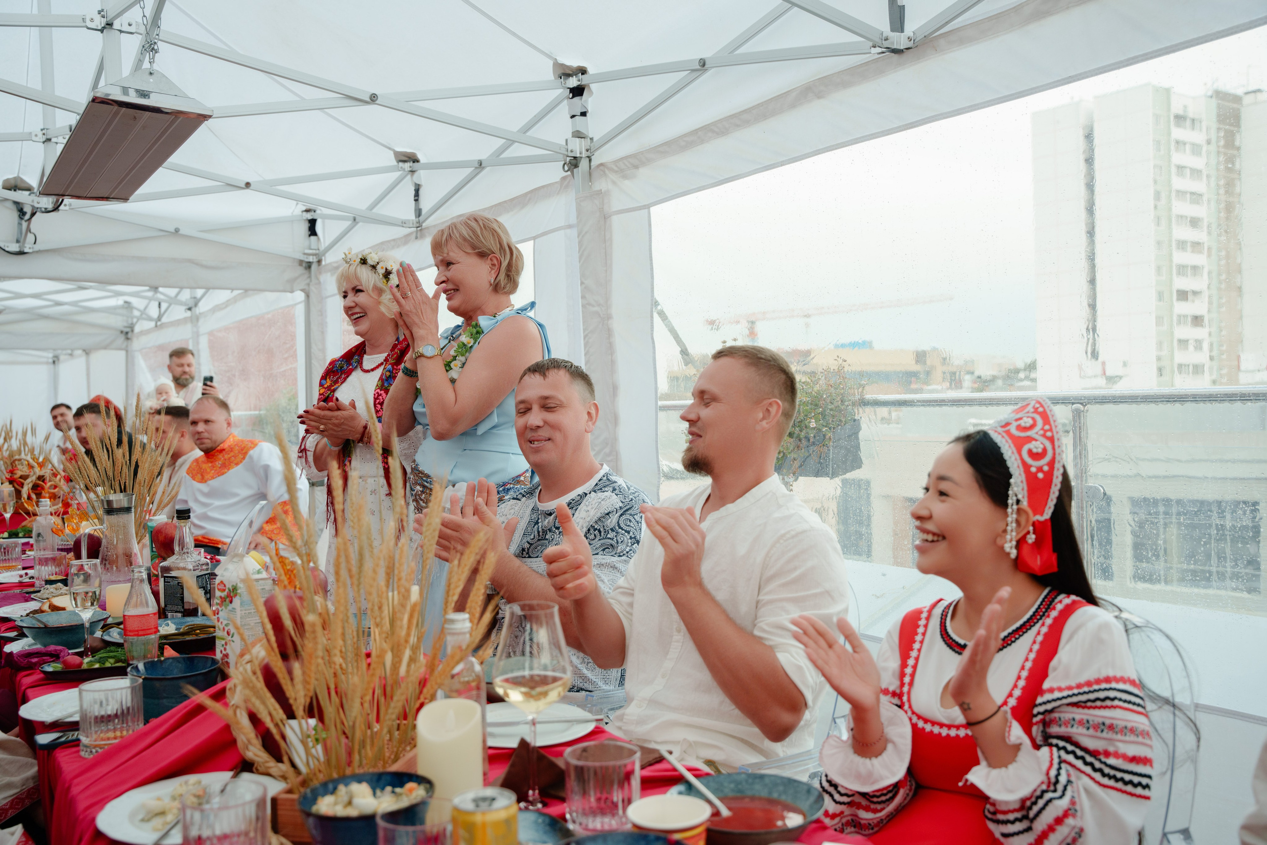 Репортажный фотограф на гендер пати в славянском стиле в Москве. Репортажный фотограф Москва Сергей Дружинин