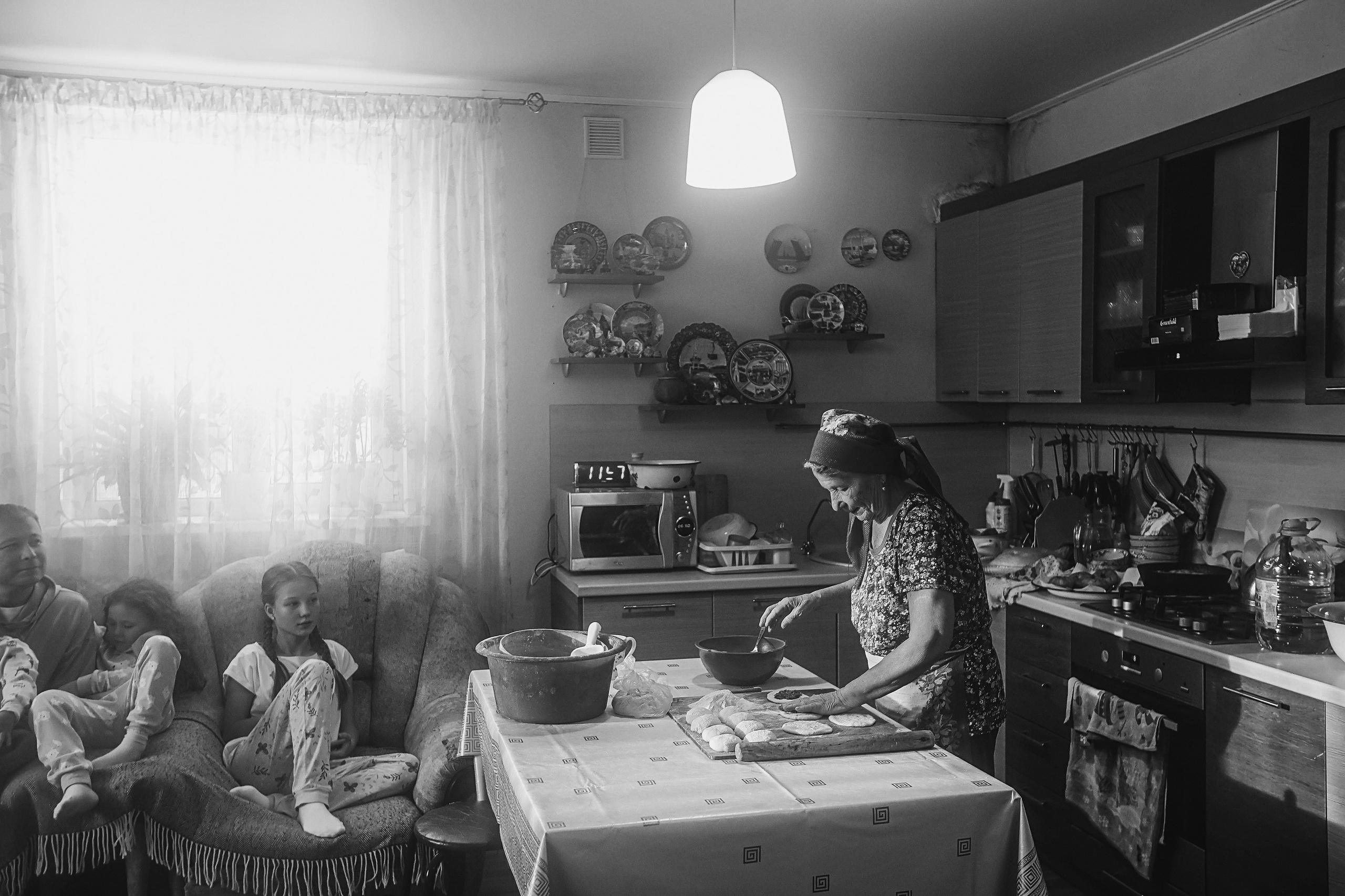 Большая семья репортаж. Семейный фотограф Тюмень, фотограф на роды Салмина Мария