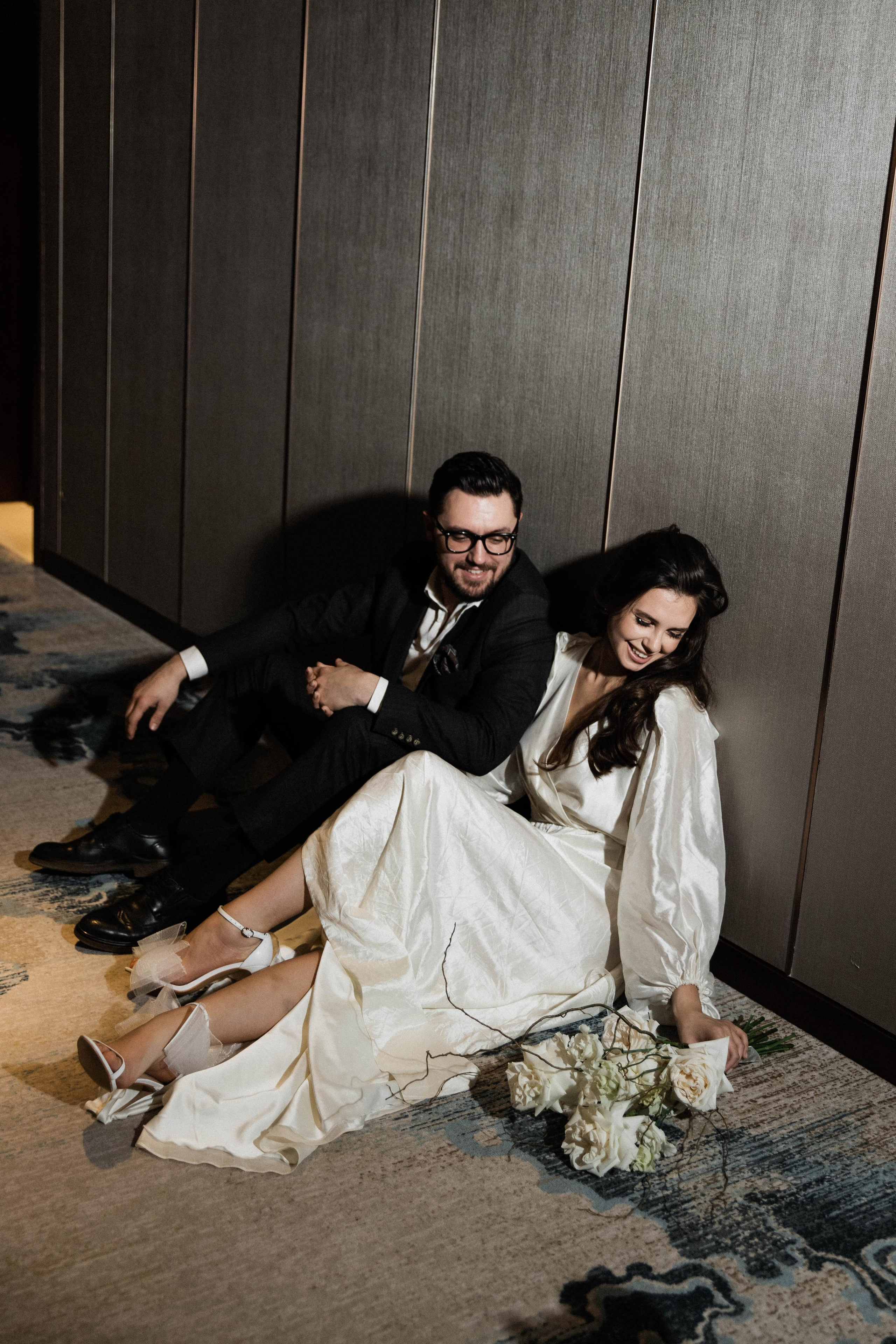 Совместные сборы в отеле. Свадебный фотограф Полина Панина