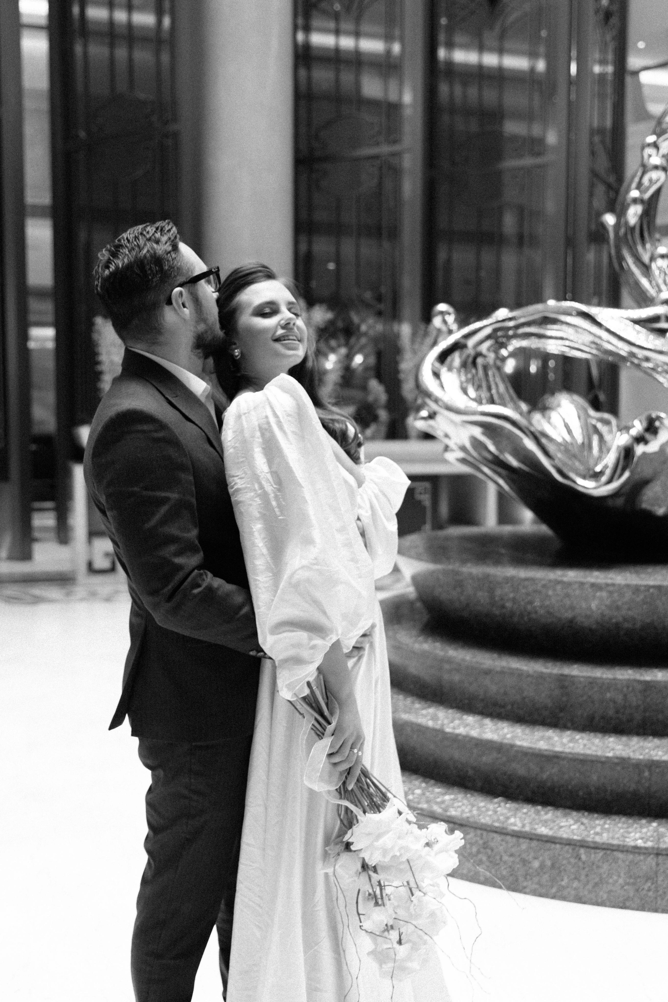 Совместные сборы в отеле. Свадебный фотограф Полина Панина