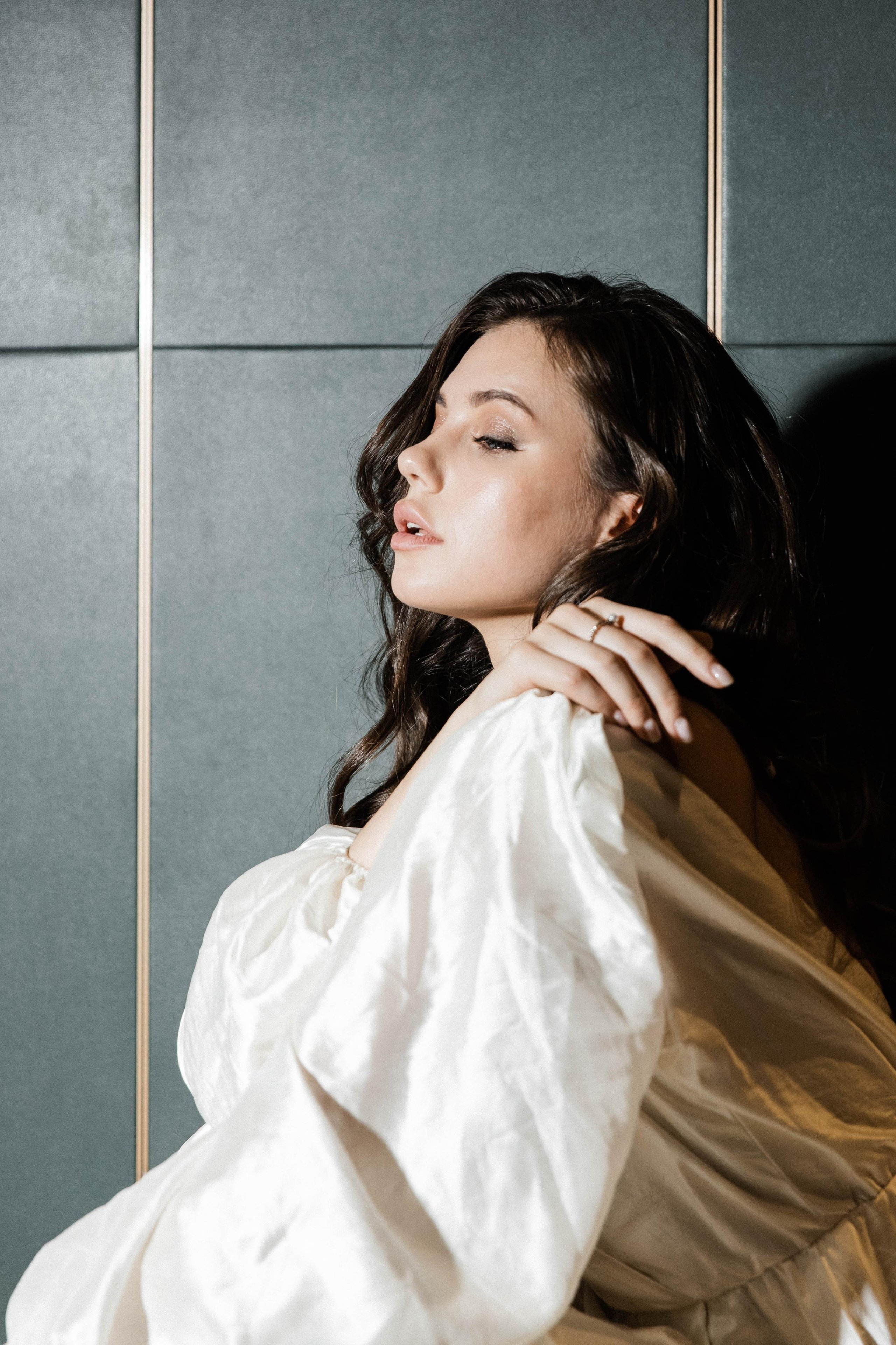 Совместные сборы в отеле. Свадебный фотограф Полина Панина