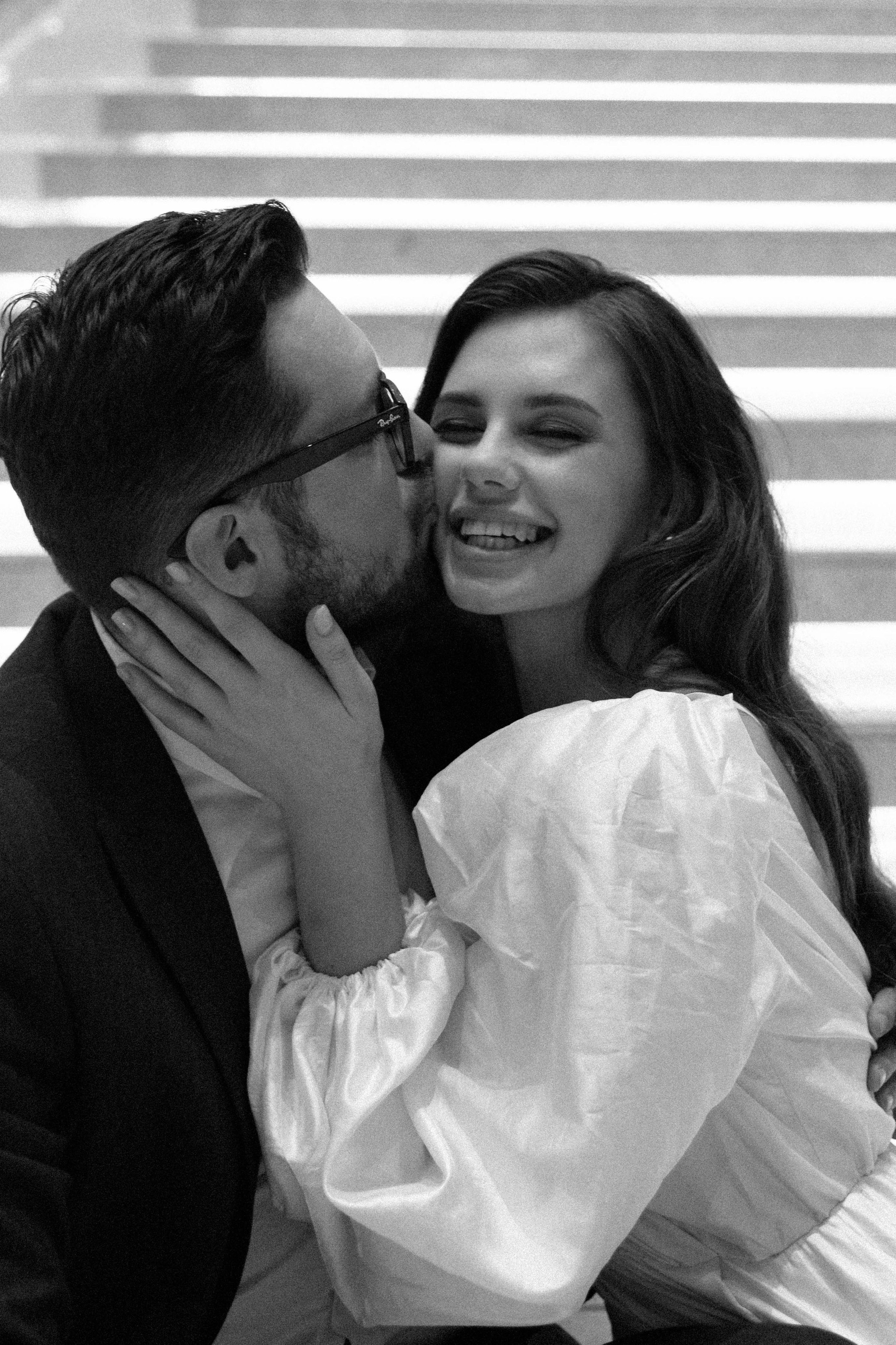 Совместные сборы в отеле. Свадебный фотограф Полина Панина