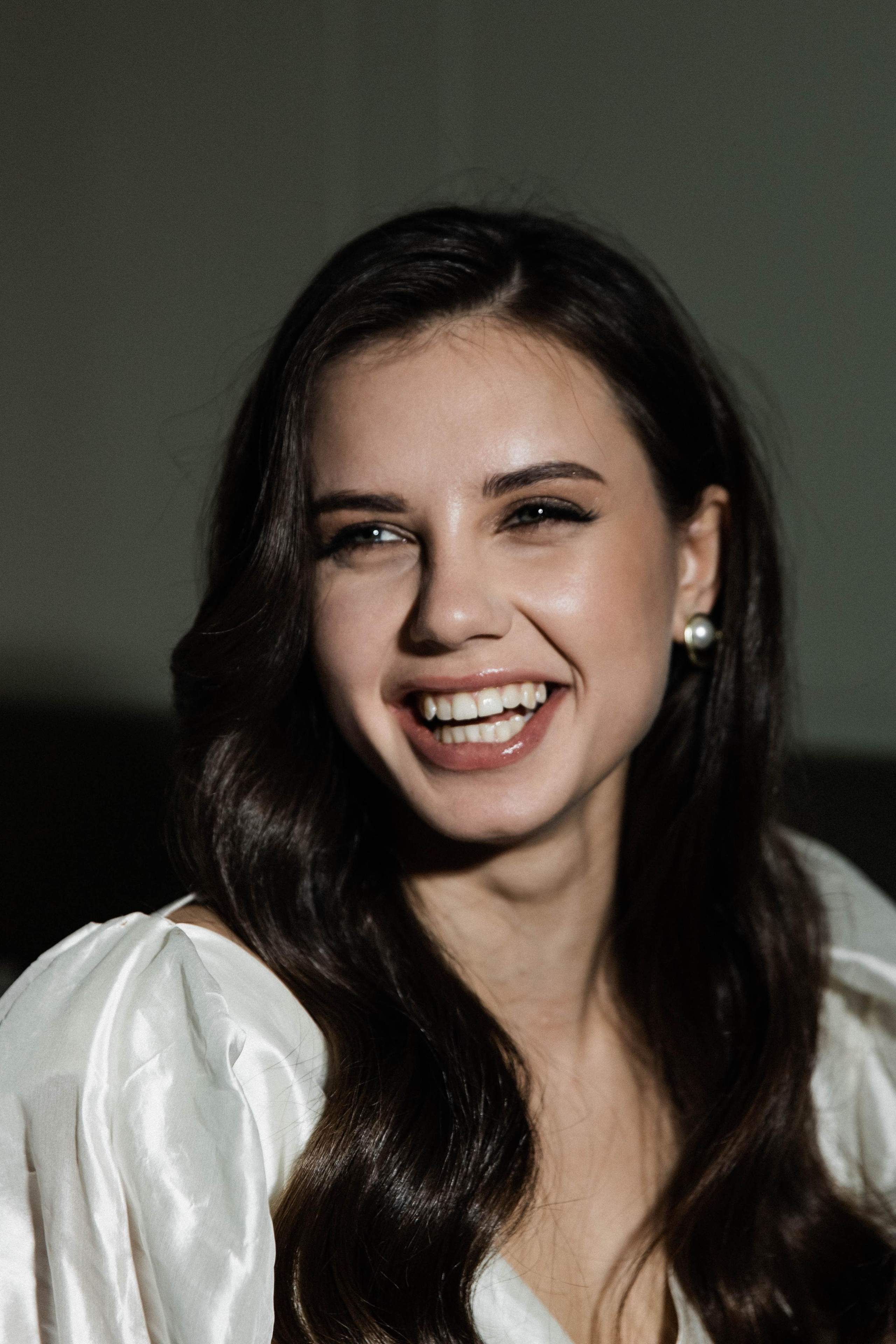 Совместные сборы в отеле. Свадебный фотограф Полина Панина