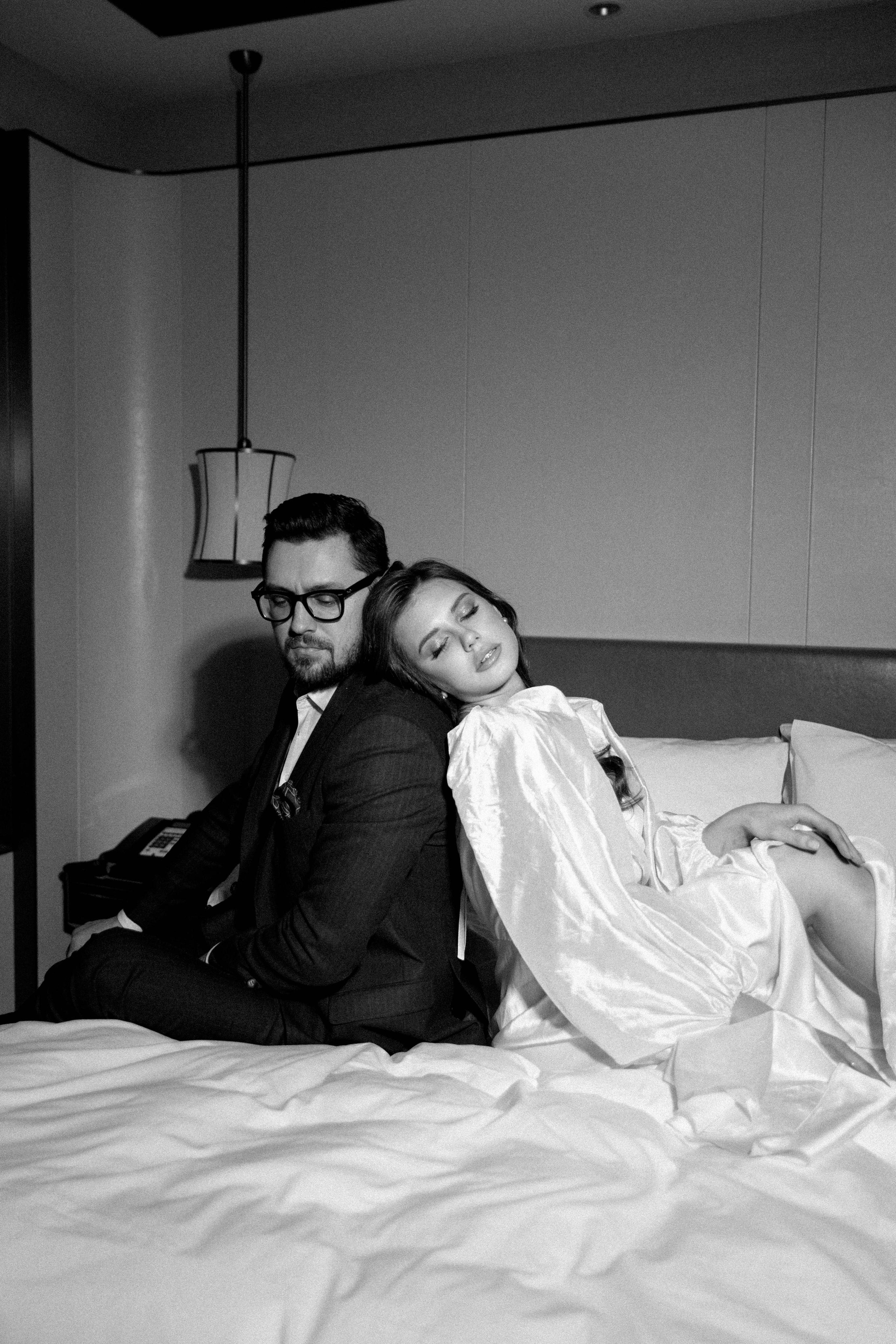 Совместные сборы в отеле. Свадебный фотограф Полина Панина