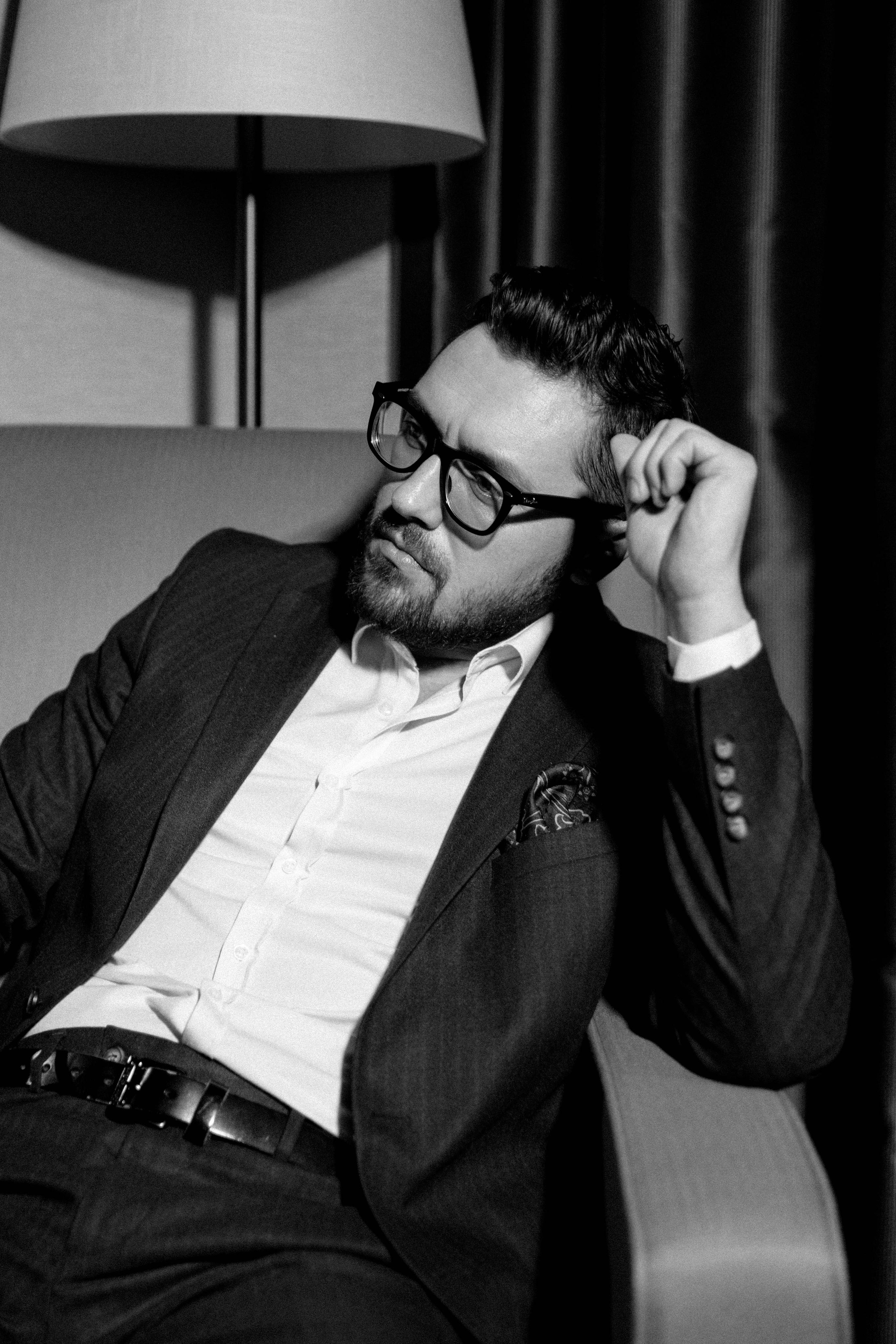 Совместные сборы в отеле. Свадебный фотограф Полина Панина