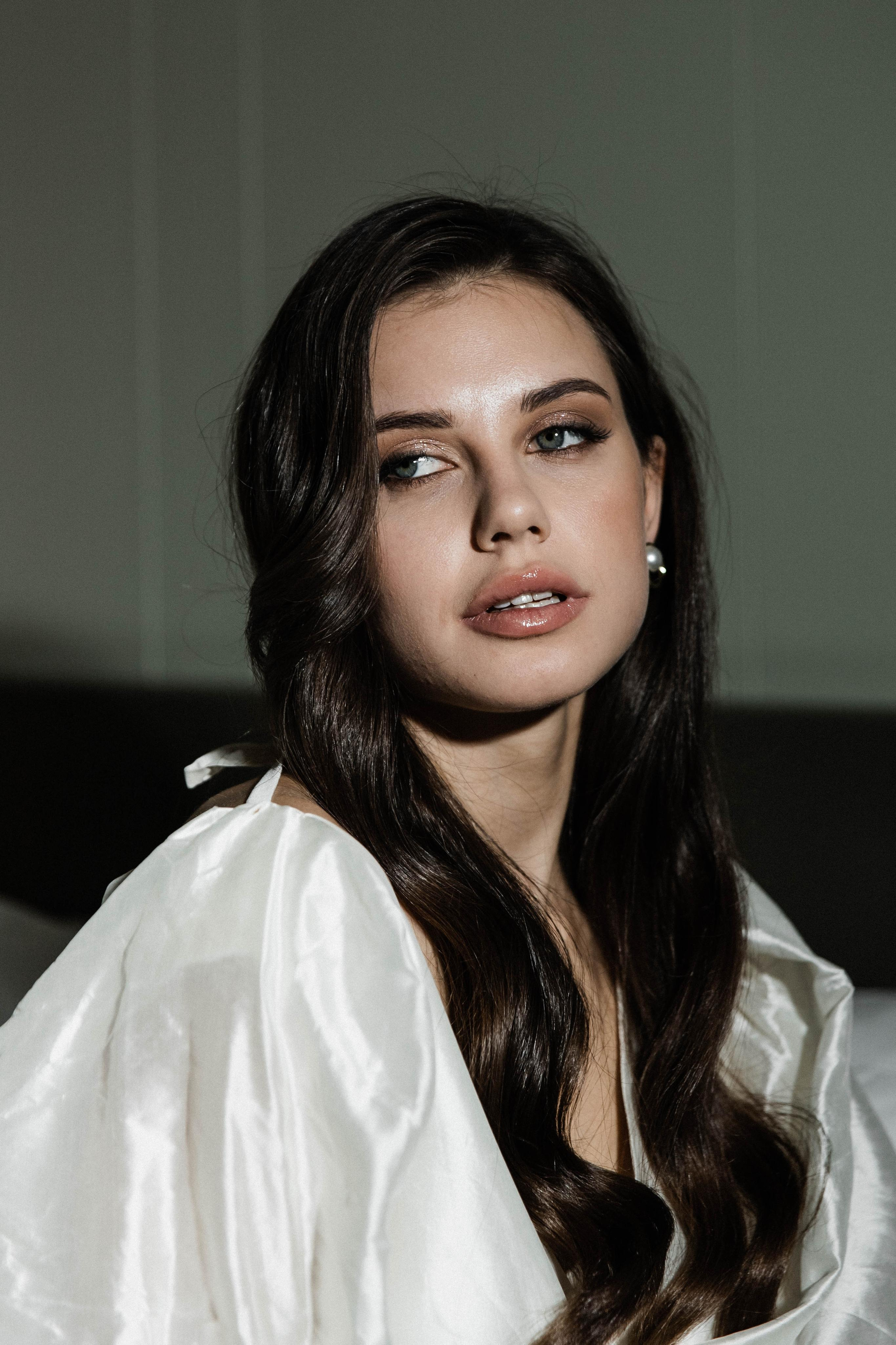 Совместные сборы в отеле. Свадебный фотограф Полина Панина