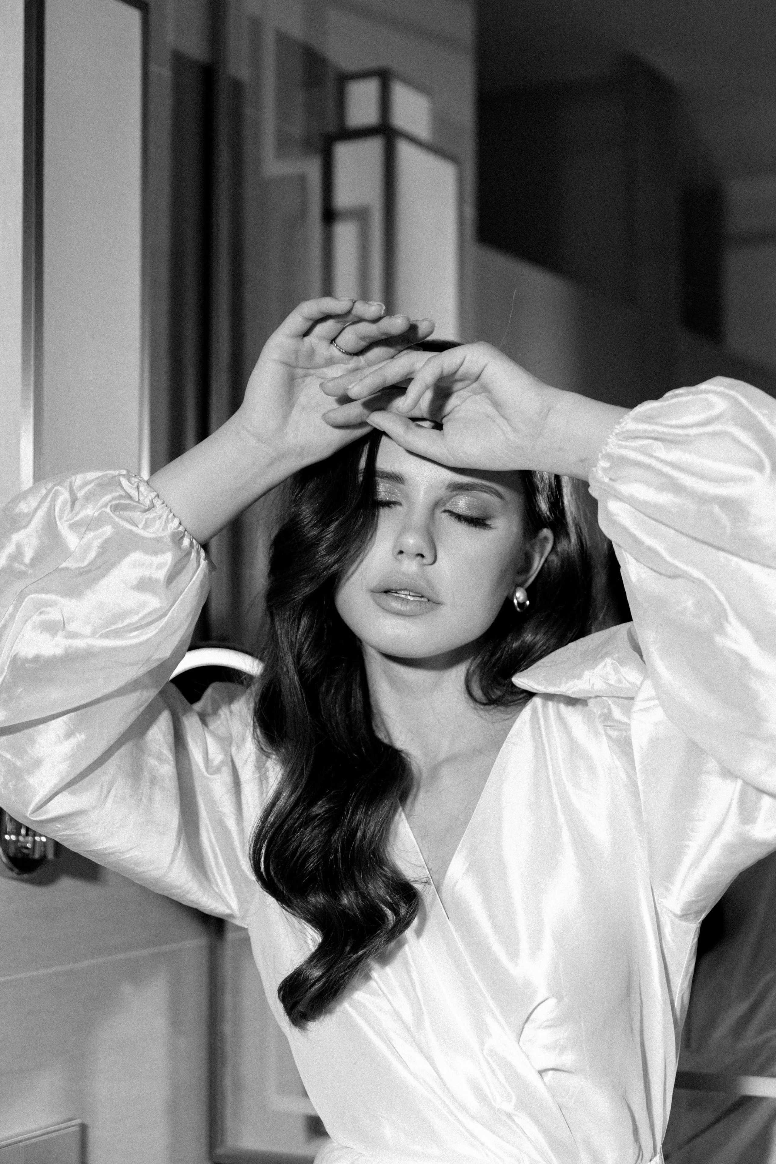 Совместные сборы в отеле. Свадебный фотограф Полина Панина