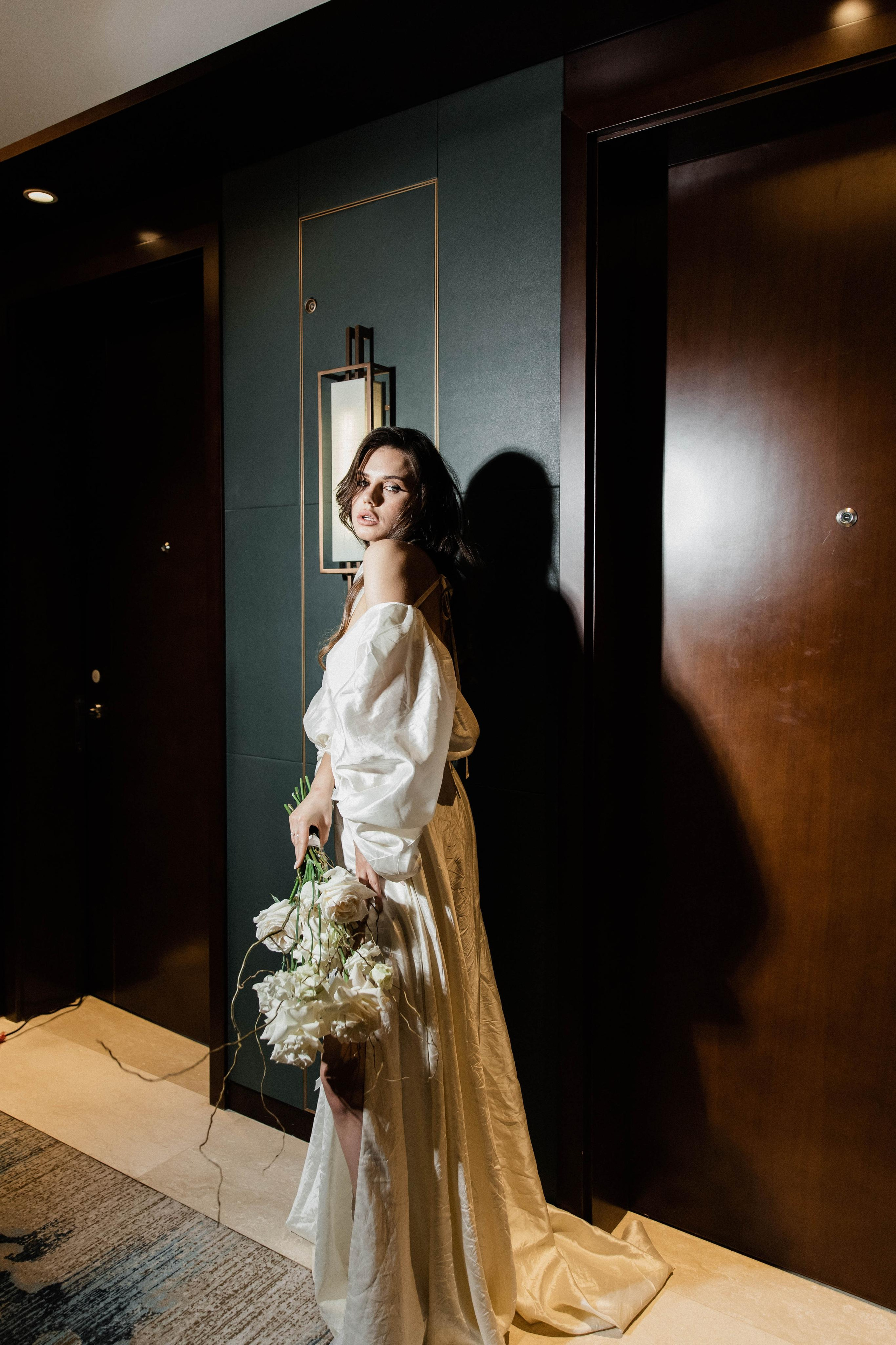 Совместные сборы в отеле. Свадебный фотограф Полина Панина