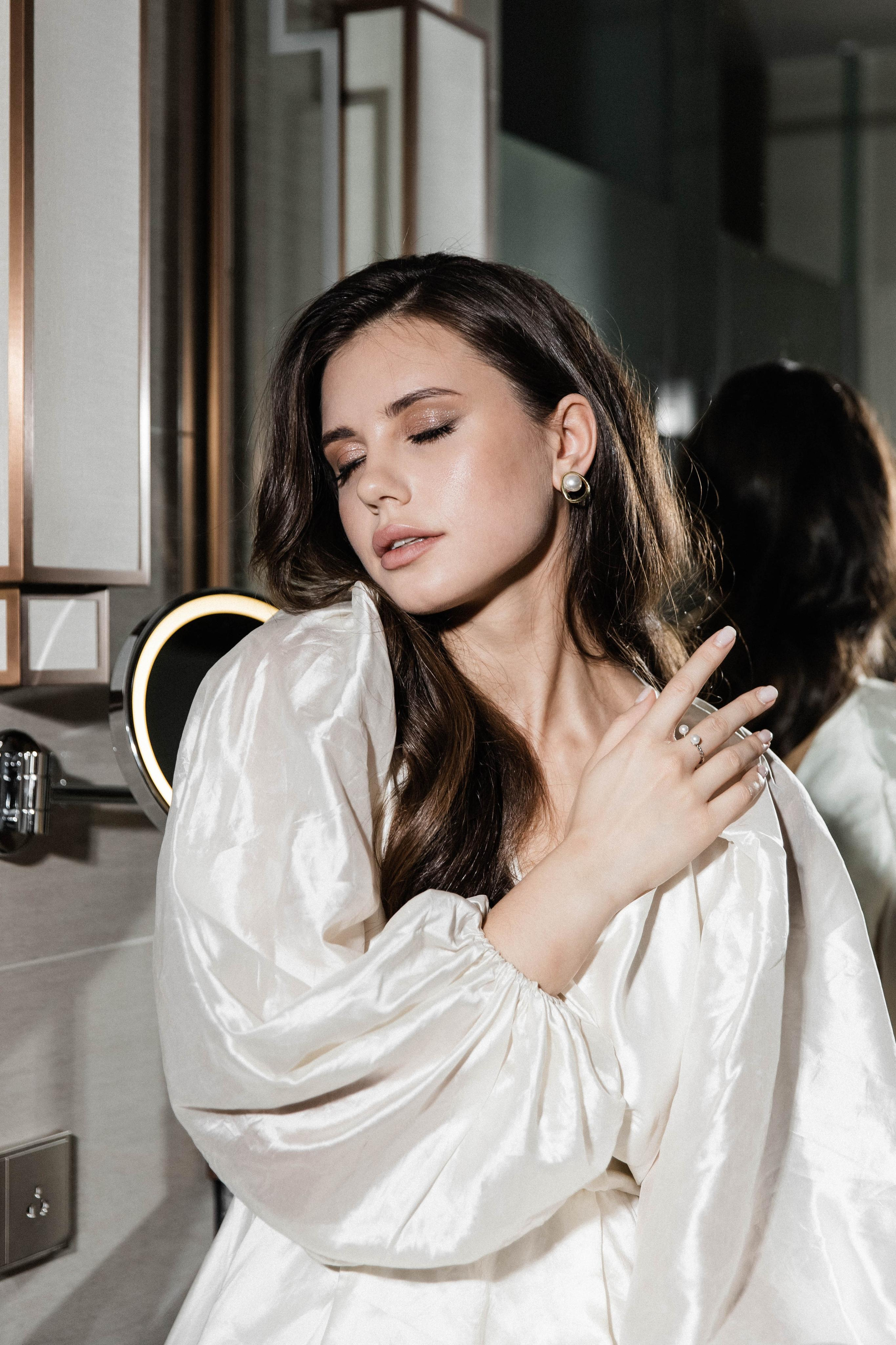 Совместные сборы в отеле. Свадебный фотограф Полина Панина