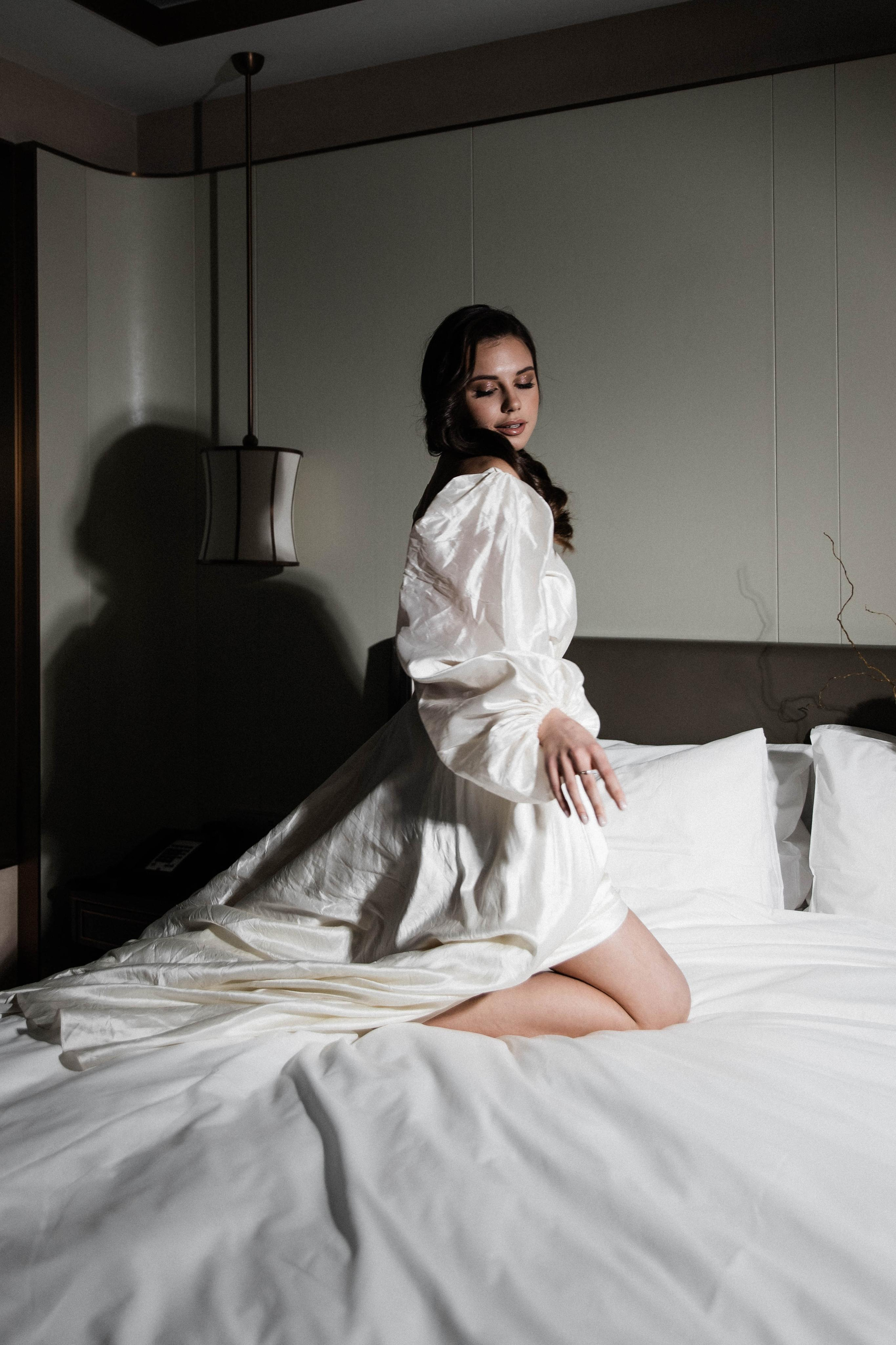 Совместные сборы в отеле. Свадебный фотограф Полина Панина