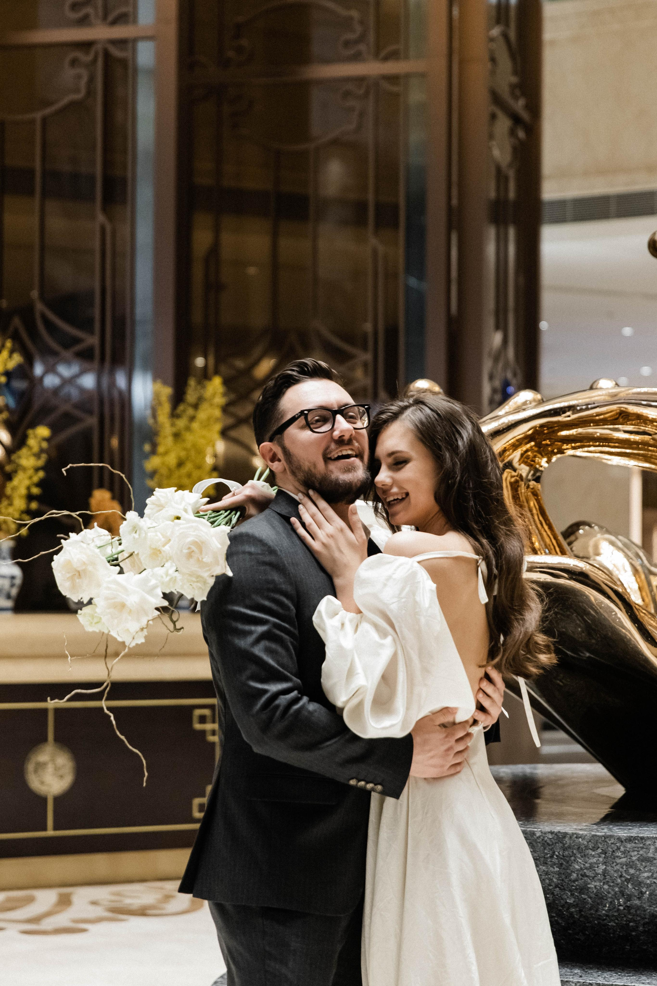 Совместные сборы в отеле. Свадебный фотограф Полина Панина