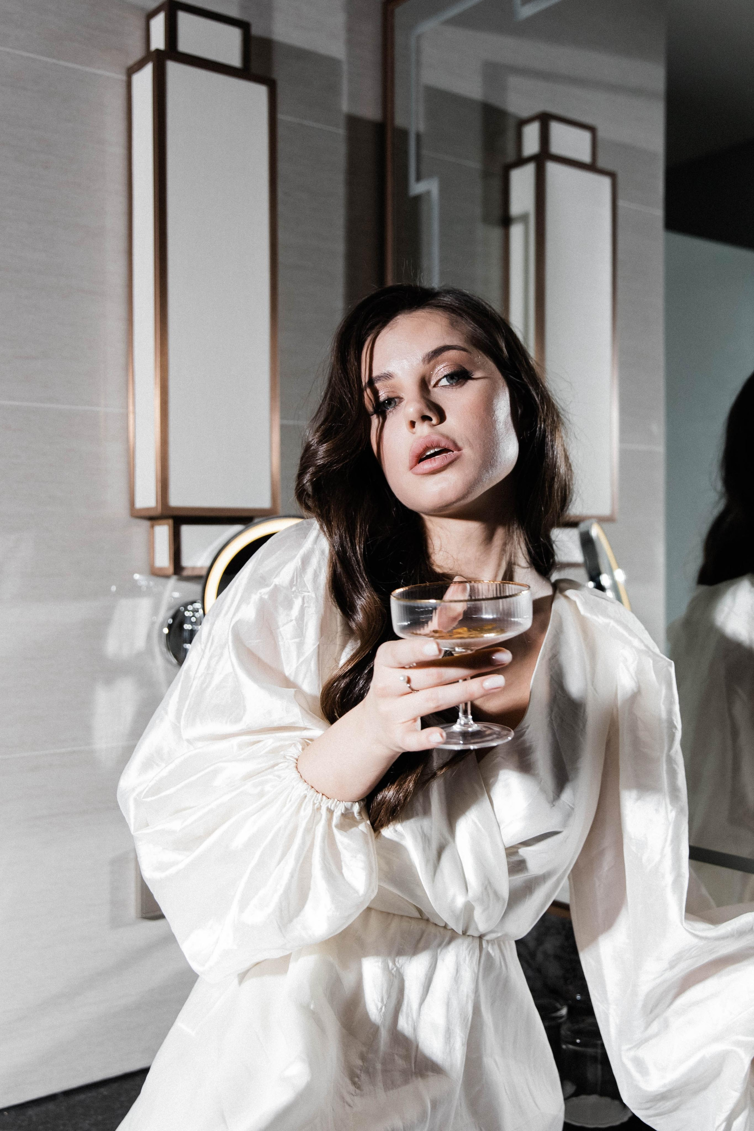 Совместные сборы в отеле. Свадебный фотограф Полина Панина