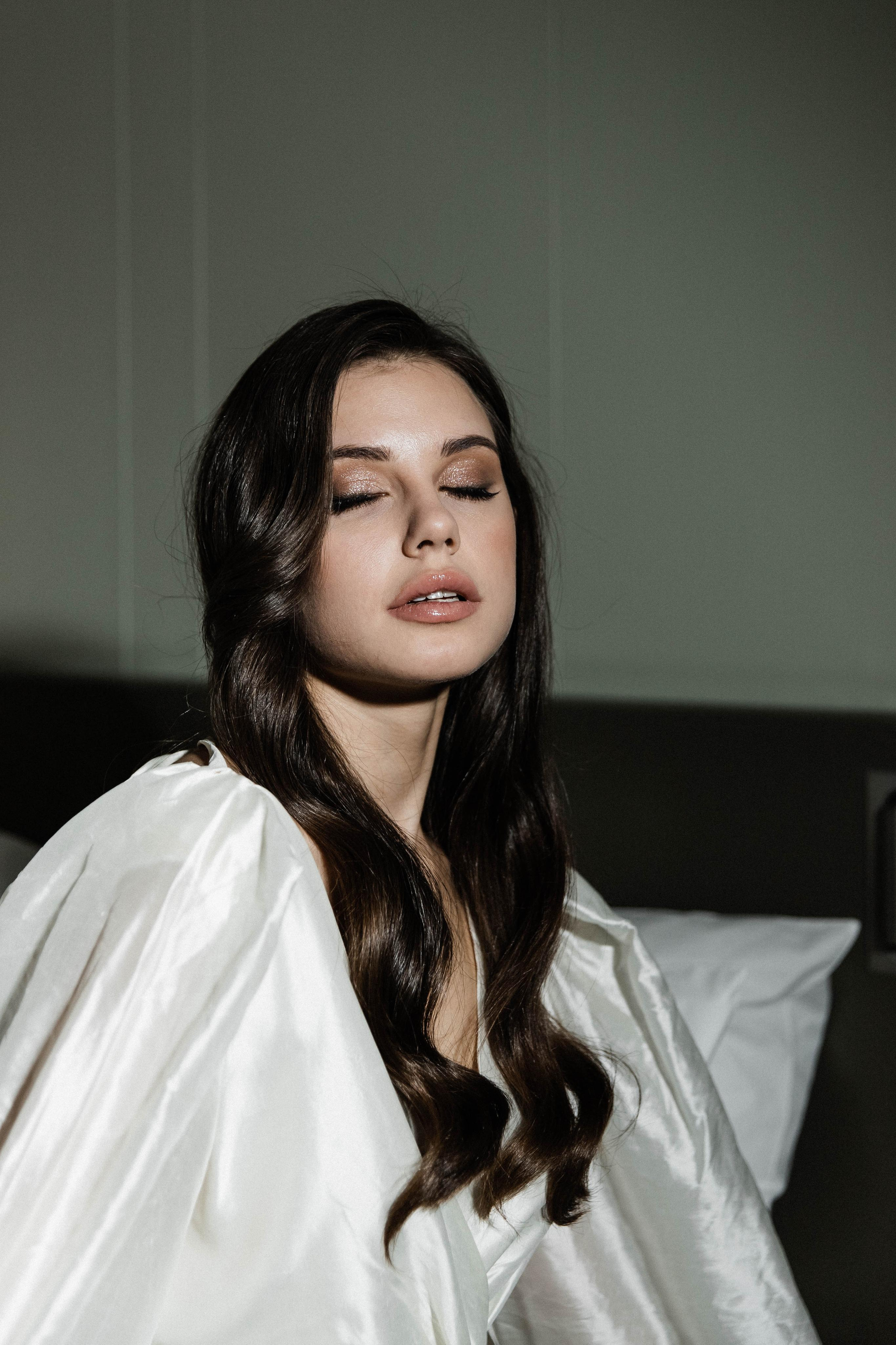 Совместные сборы в отеле. Свадебный фотограф Полина Панина