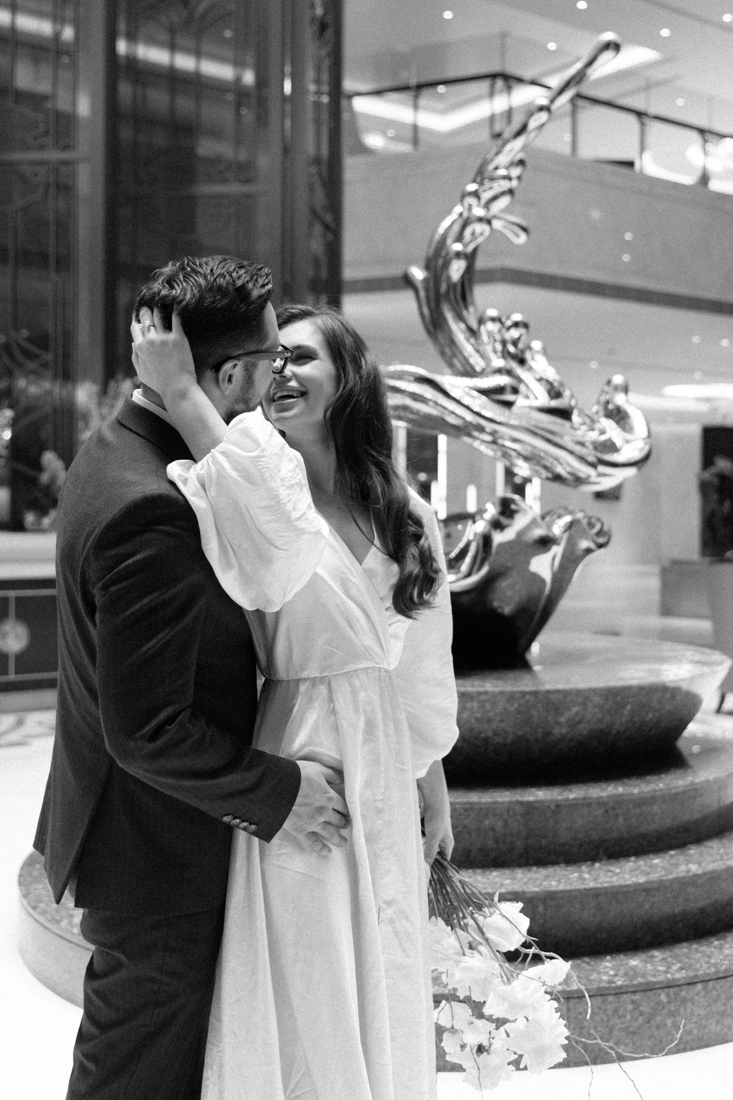 Совместные сборы в отеле. Свадебный фотограф Полина Панина