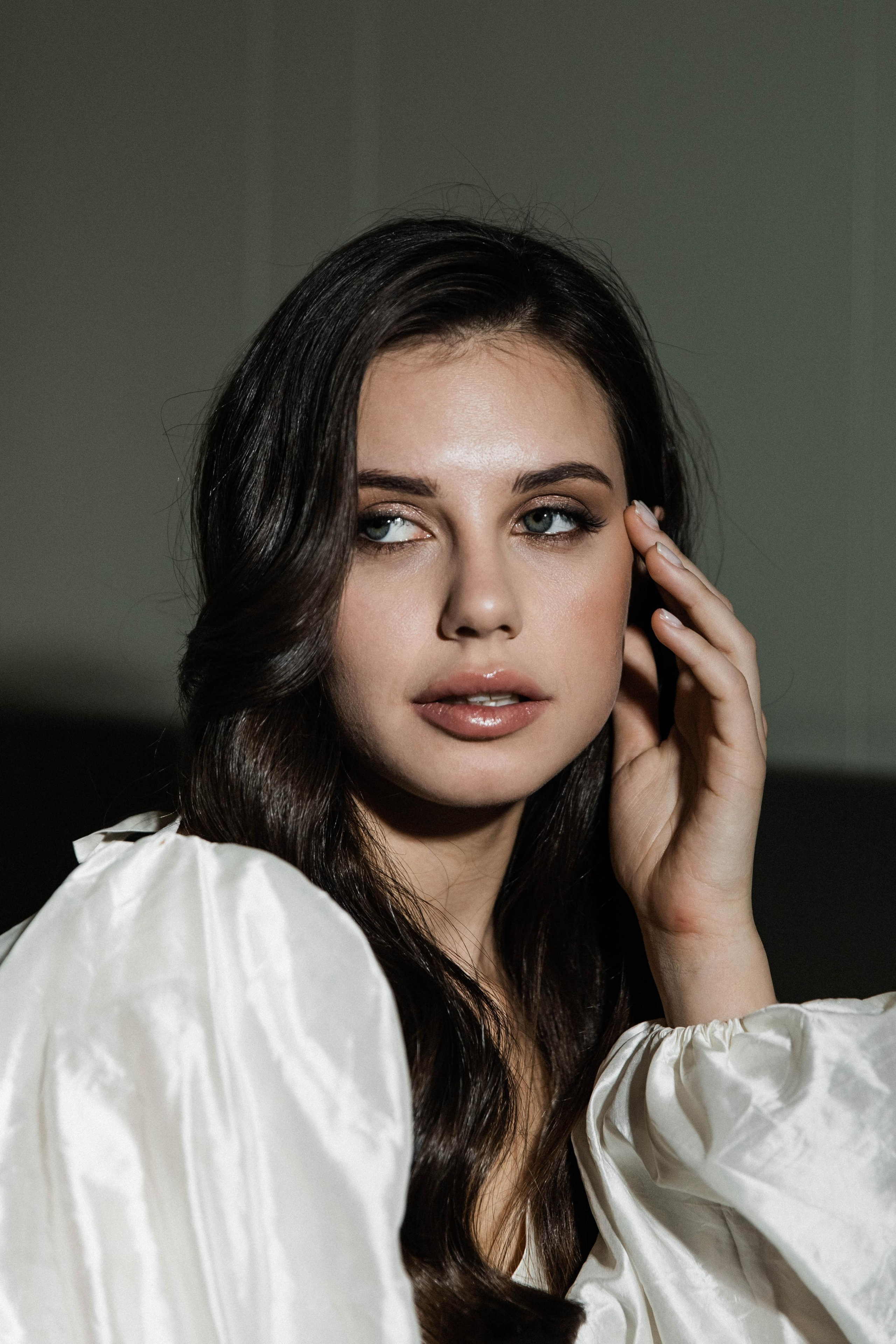 Совместные сборы в отеле. Свадебный фотограф Полина Панина