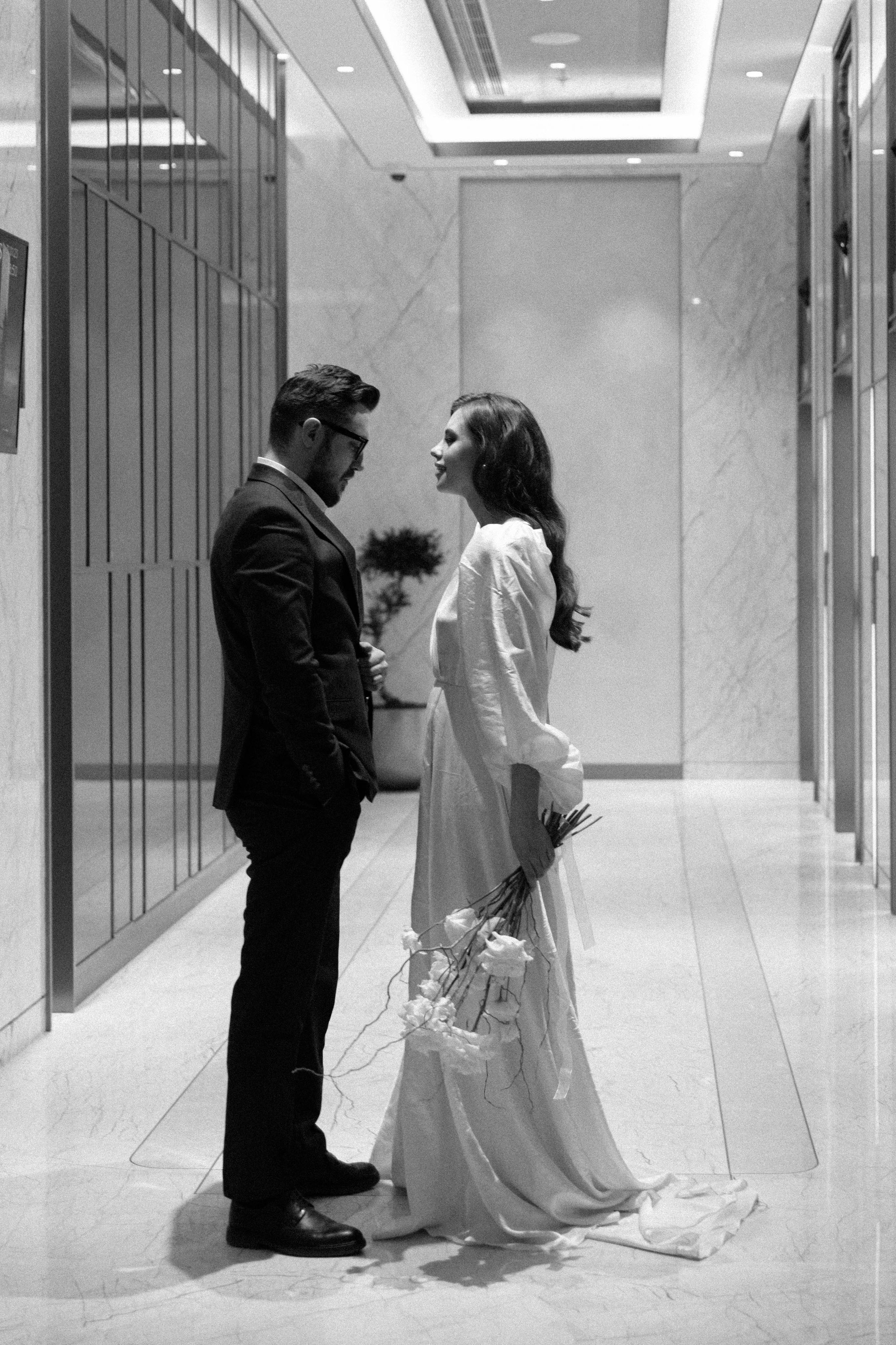 Совместные сборы в отеле. Свадебный фотограф Полина Панина