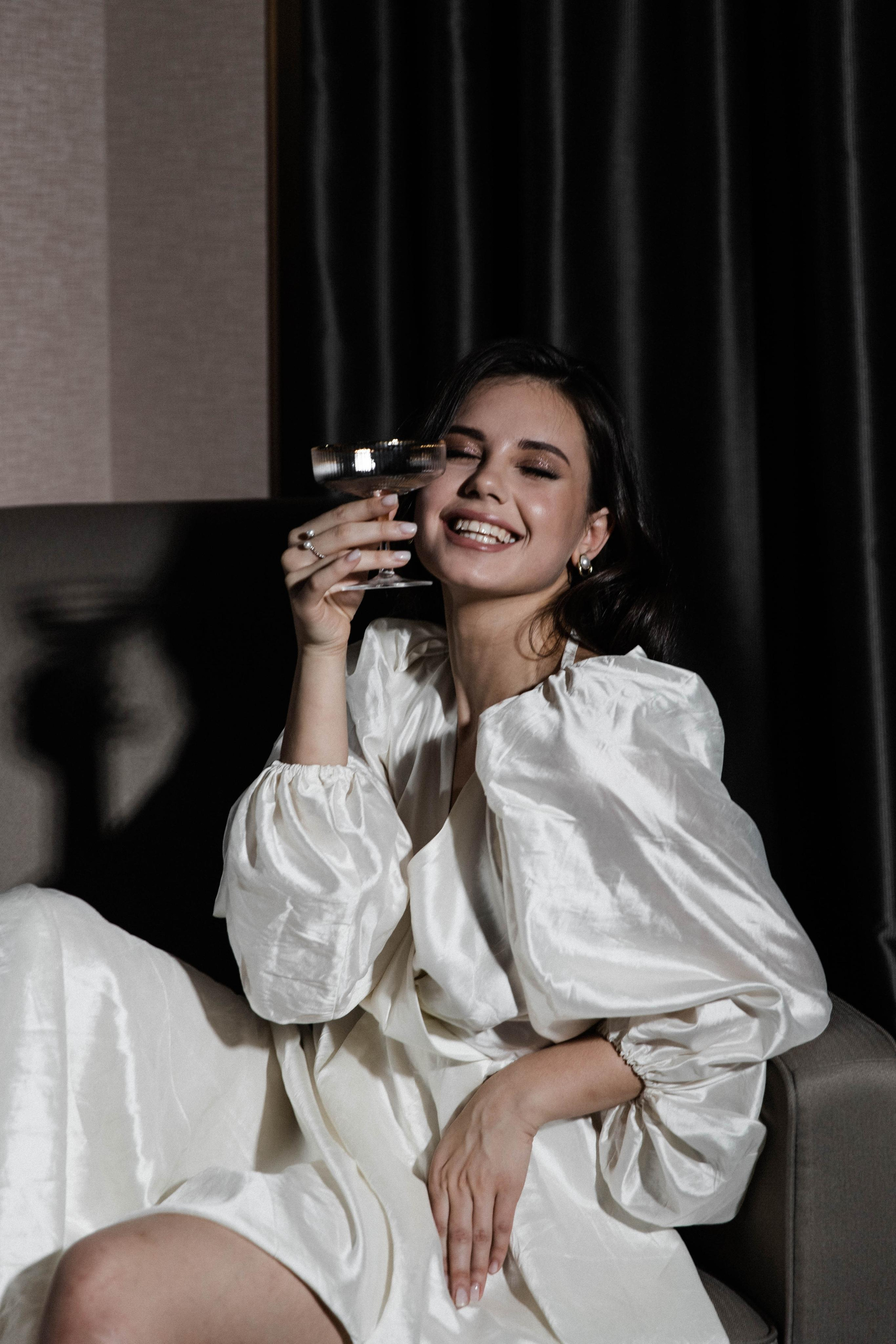 Совместные сборы в отеле. Свадебный фотограф Полина Панина