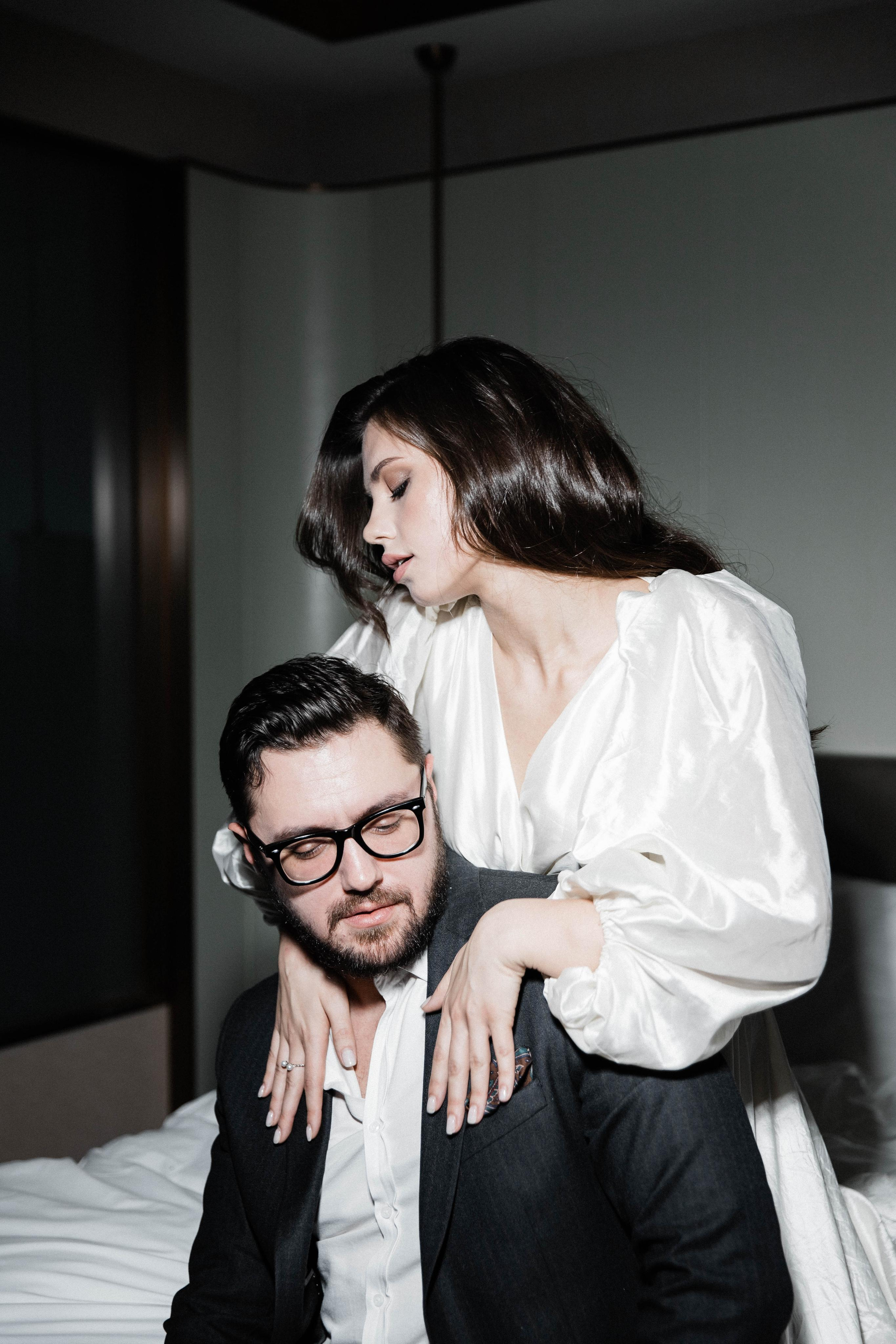 Совместные сборы в отеле. Свадебный фотограф Полина Панина