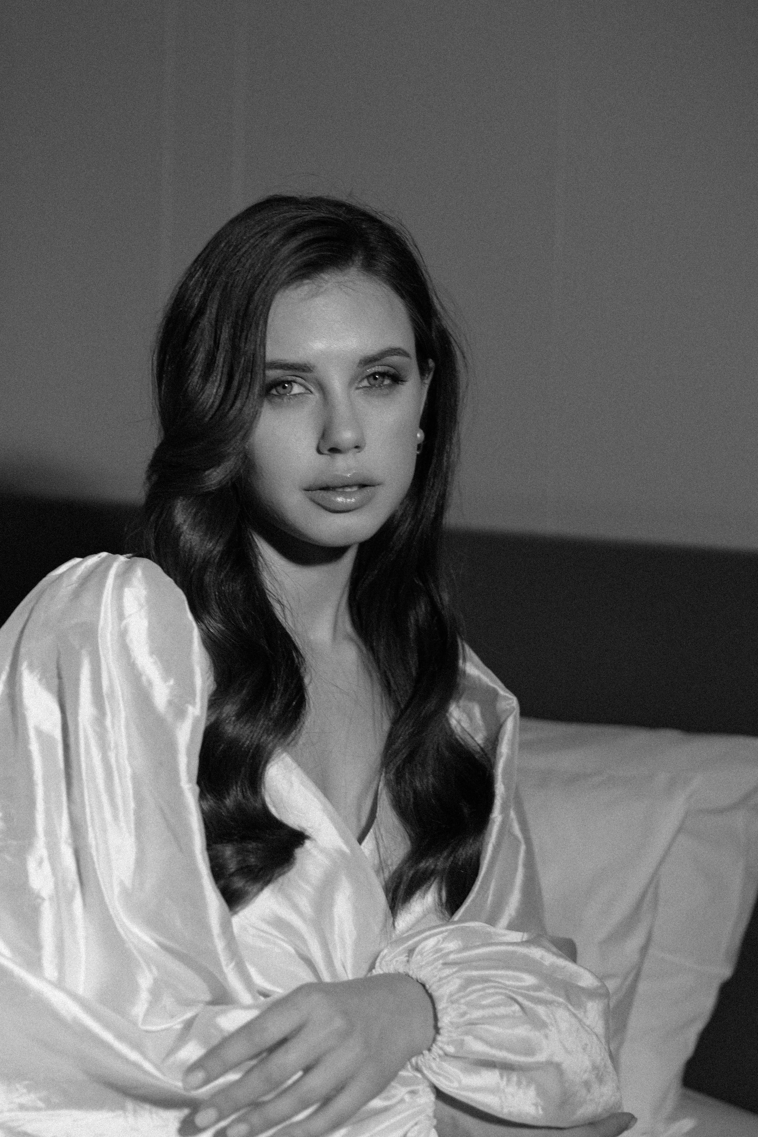 Совместные сборы в отеле. Свадебный фотограф Полина Панина