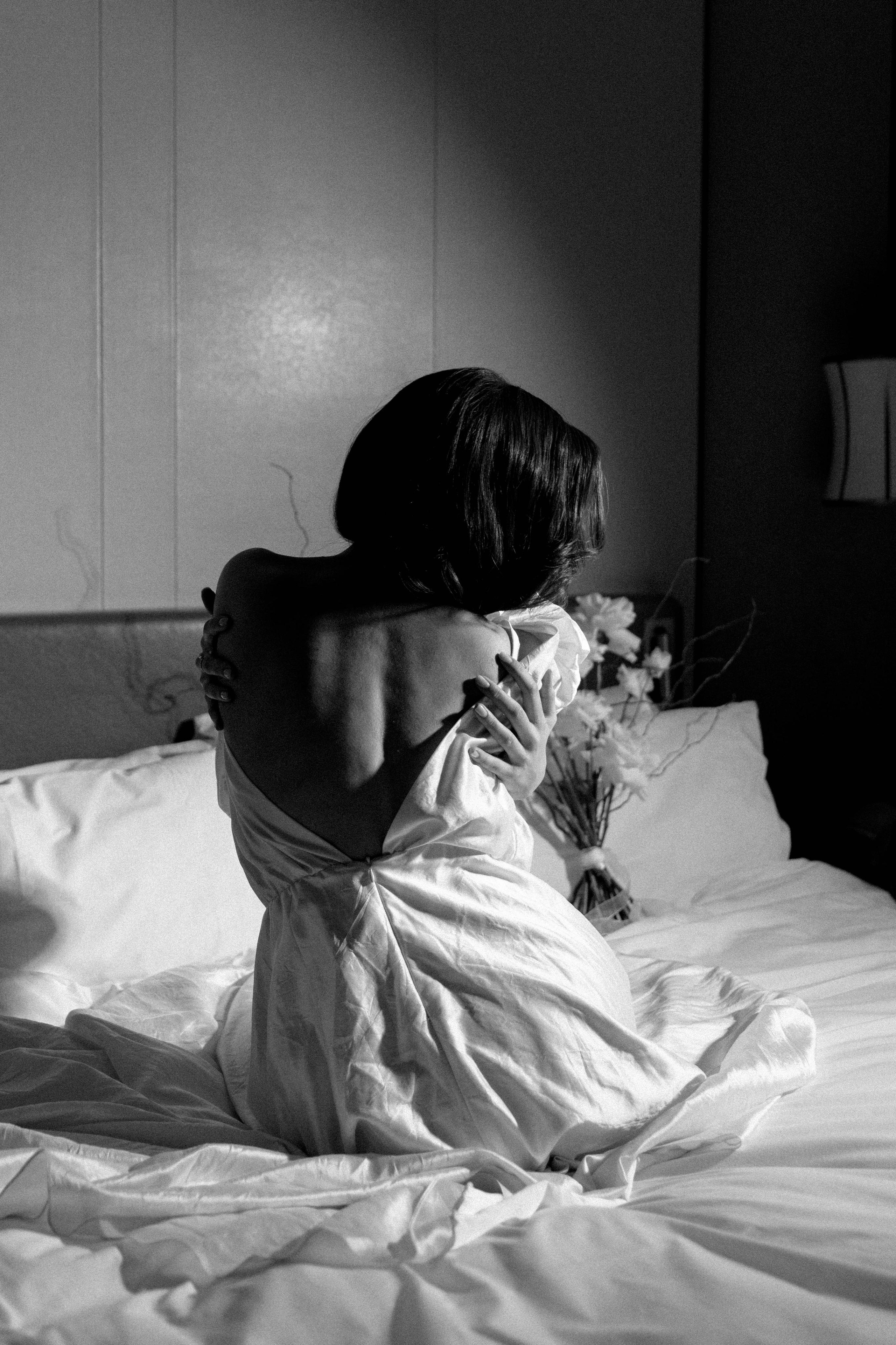 Совместные сборы в отеле. Свадебный фотограф Полина Панина