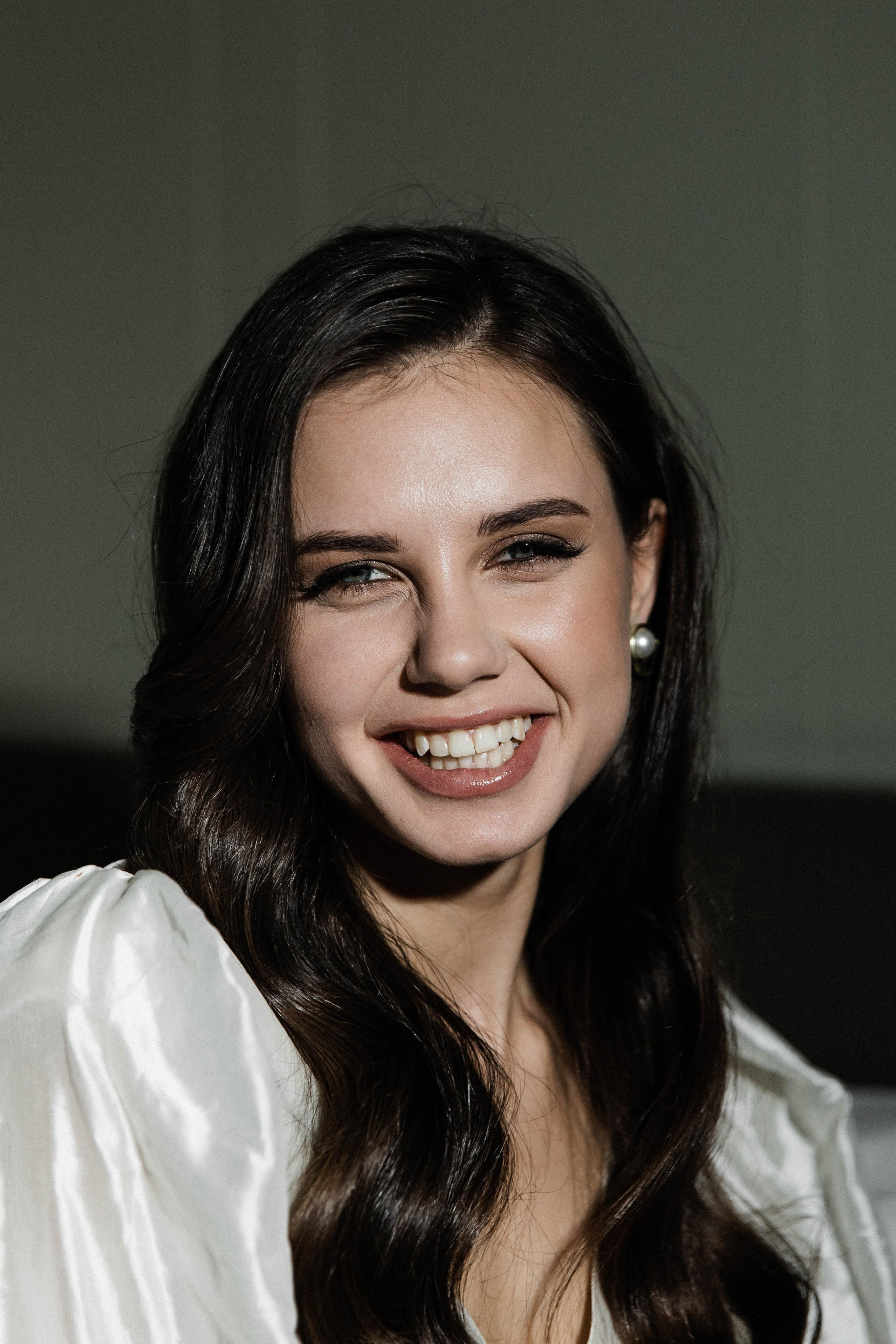 Совместные сборы в отеле. Свадебный фотограф Полина Панина