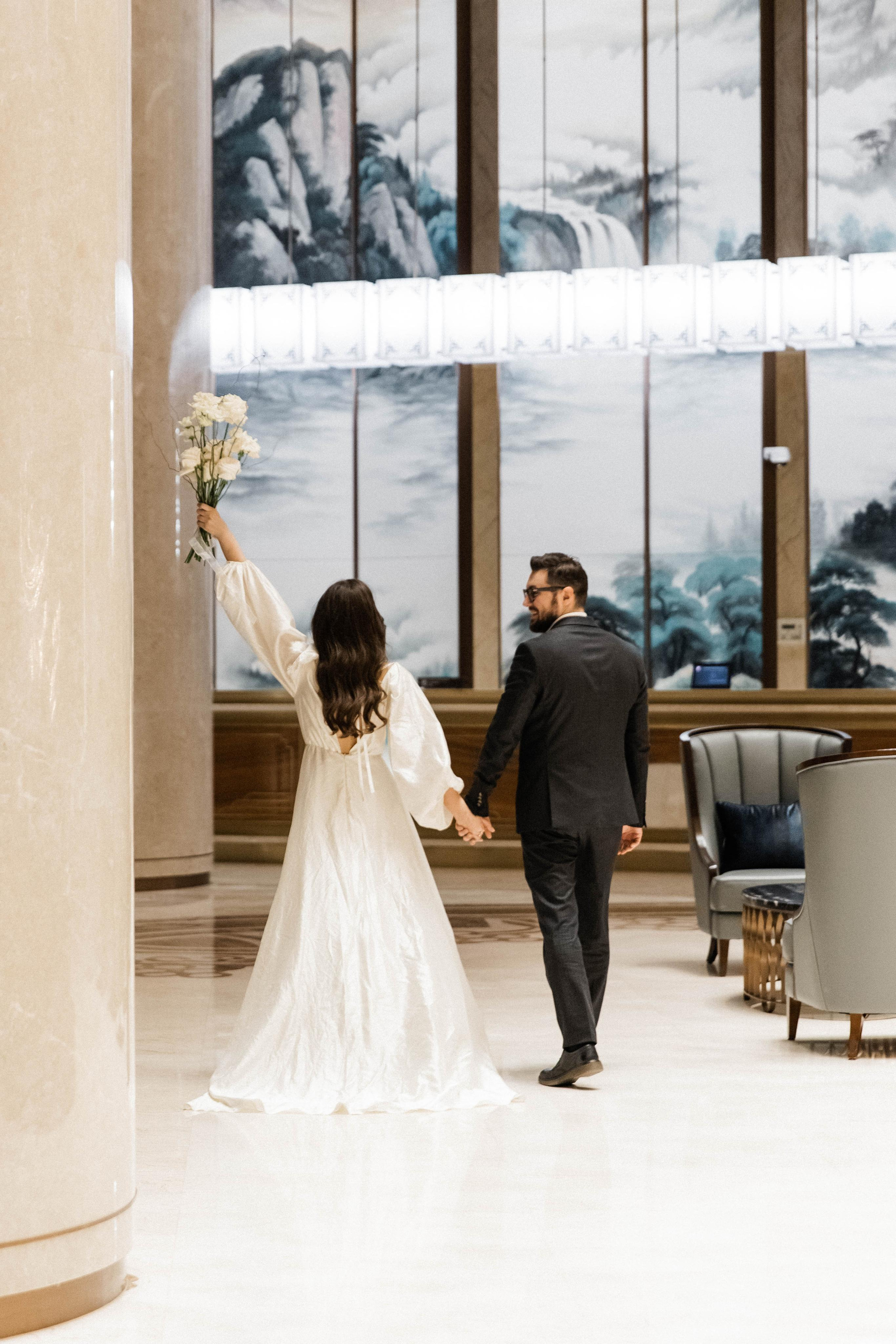 Совместные сборы в отеле. Свадебный фотограф Полина Панина