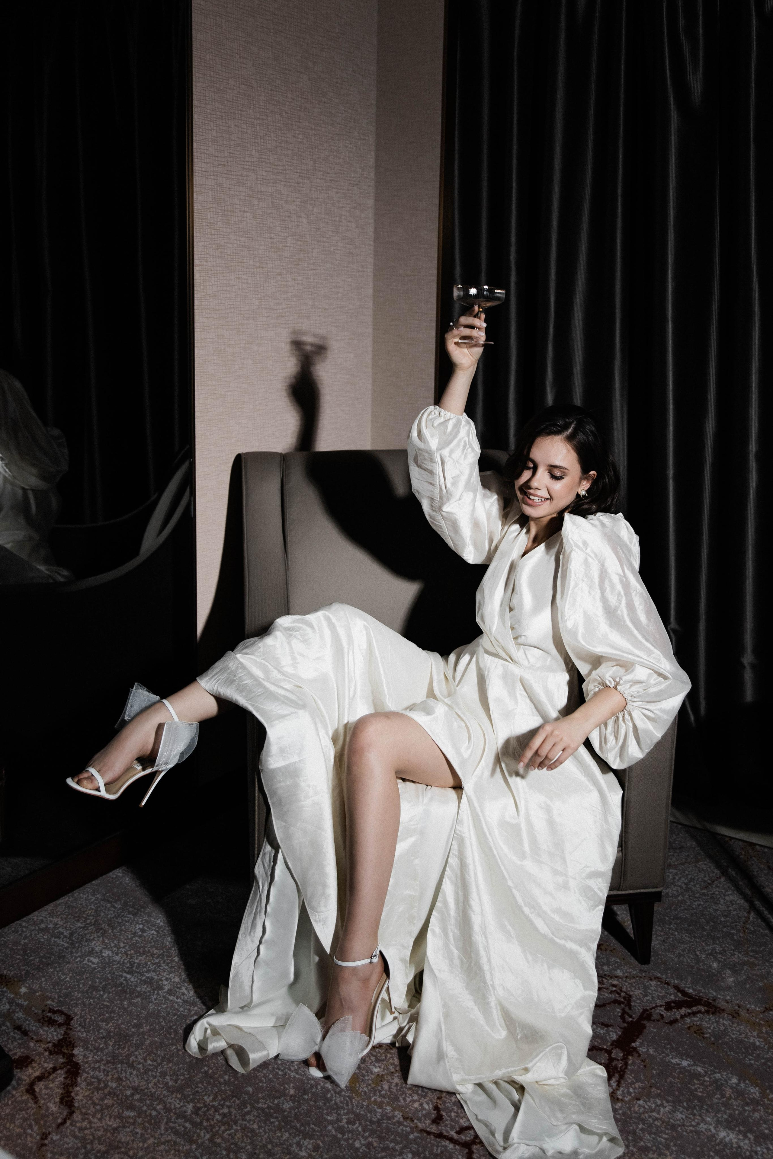 Совместные сборы в отеле. Свадебный фотограф Полина Панина